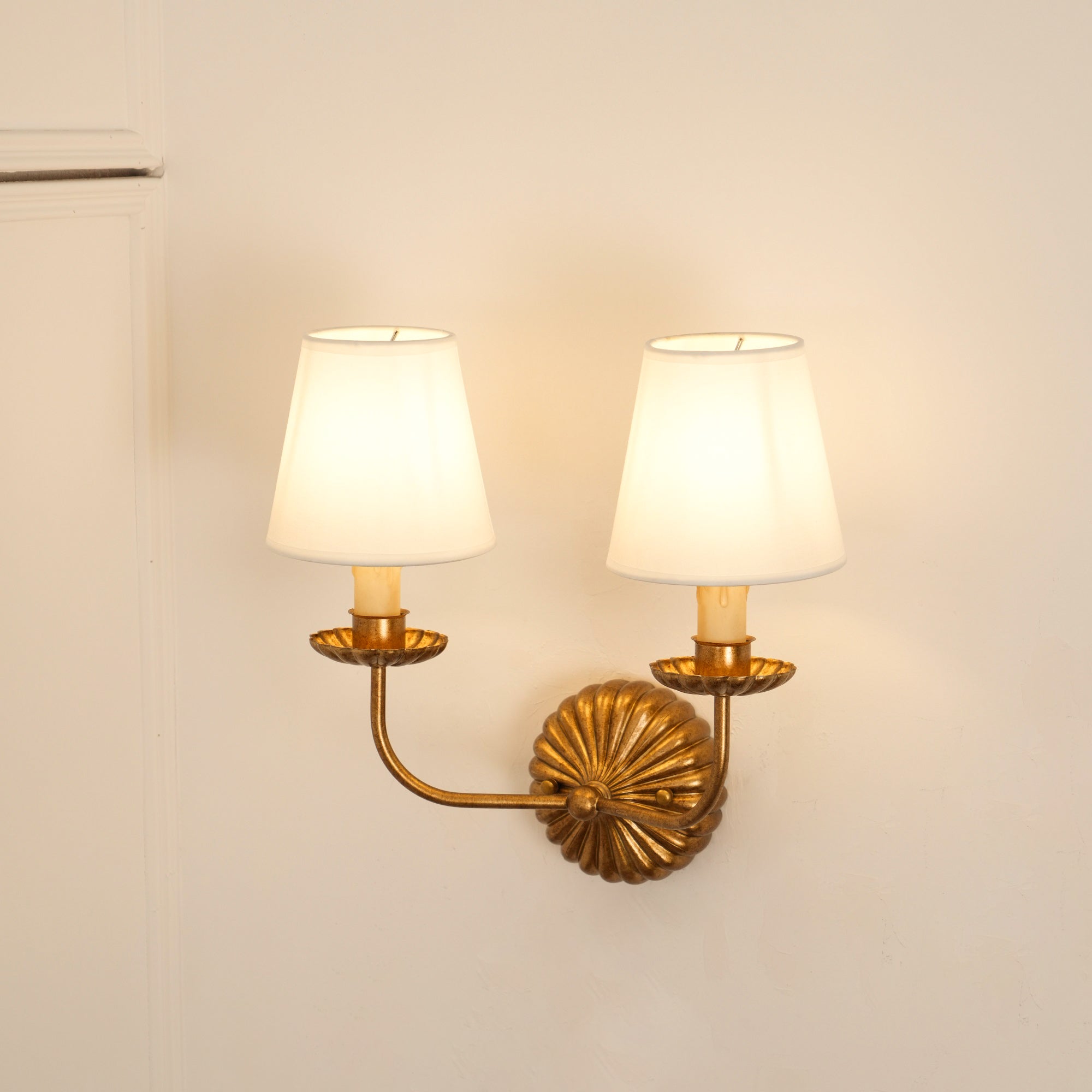 Carson Modern Wall Lamp - Sleek LED Sconce Light Fixture for Bedroom, Living Room & Hallway | Energy Efficient Indoor Lighting for Home Decor