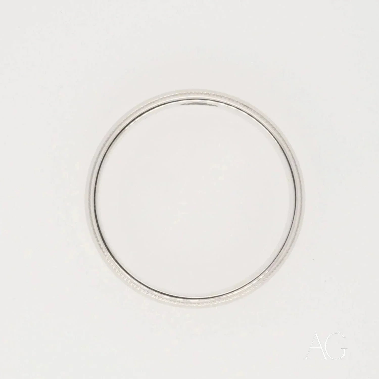 Elegant White 18k Gold Wedding Band for Women - Classic & Timeless Engagement Ring for Brides - Perfect for Weddings, Anniversaries & Special Occasions