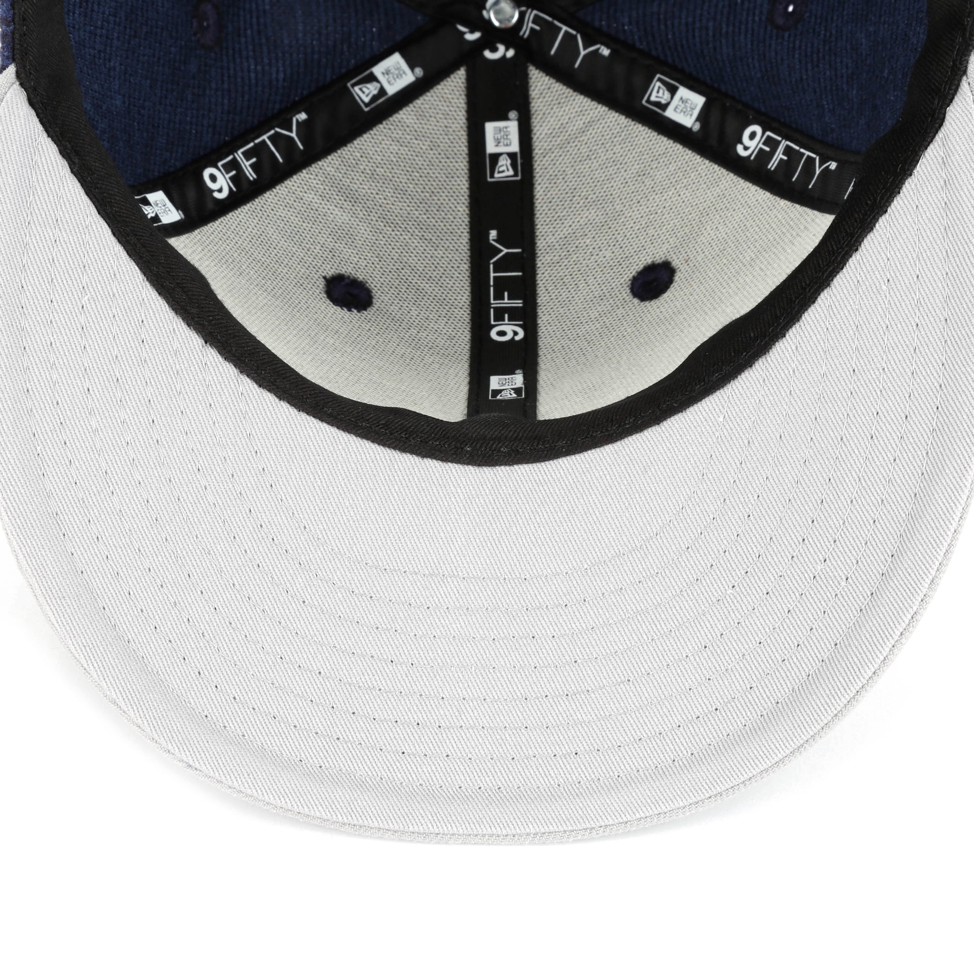 New Era 9Fifty Classic Snapback Hat - New York Yankees Navy Blue Adjustable Baseball Cap for Men & Women - Perfect for Sports Games, Streetwear Fashion & Casual Outfits