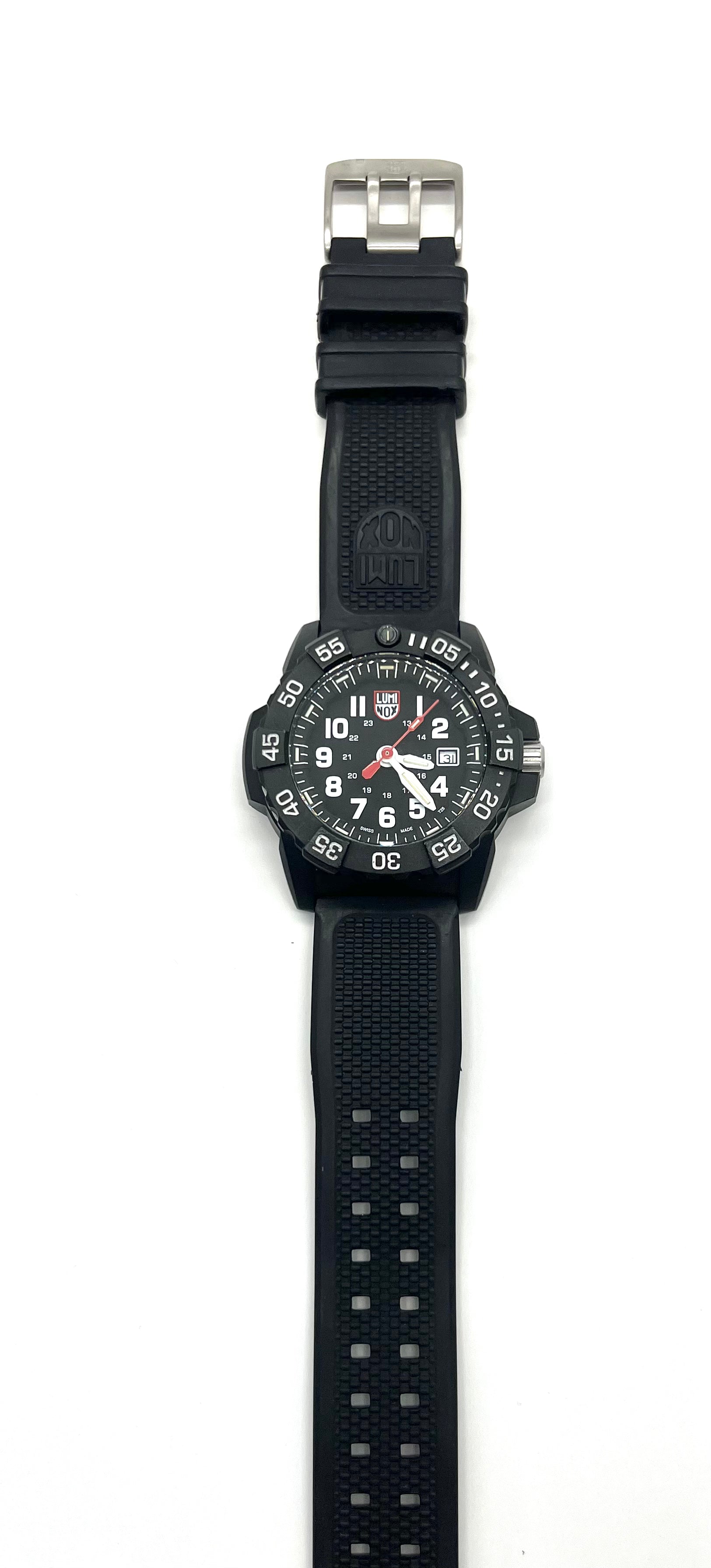 Luminox Navy SEAL 3000 Series Men's Dive Watch - Waterproof 200M, Swiss Made, Tritium Illumination - Perfect for Military, Diving & Outdoor Adventures