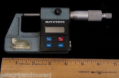 MITUTOYO 293-301 0-1/0 25mm Digital Micrometer with .0001/0.001mm Graduation - Precision Measuring Tool for Machining, Engineering & Quality Control