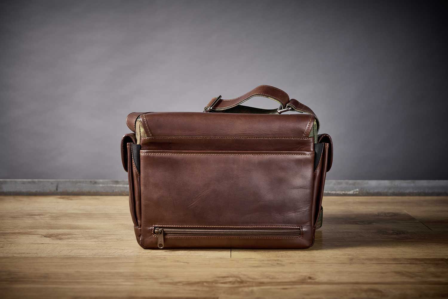 Oberwerth Wetzlar II Medium Camera Bag - Premium Cordura & Leather Photography Backpack (Olive/Dark Brown) - Perfect for DSLR, Mirrorless Cameras & Travel Photography