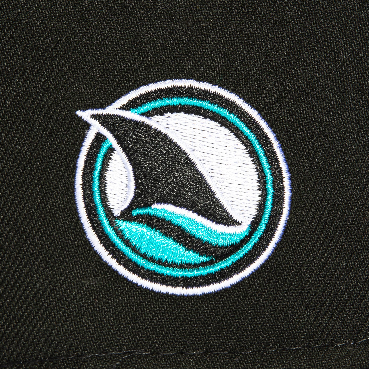 New Era 59Fifty San Jose Sharks Logo Patch Snapback Hat - Black & Purple NHL Hockey Cap for Men & Women - Perfect for Games, Fan Gear & Streetwear Fashion
