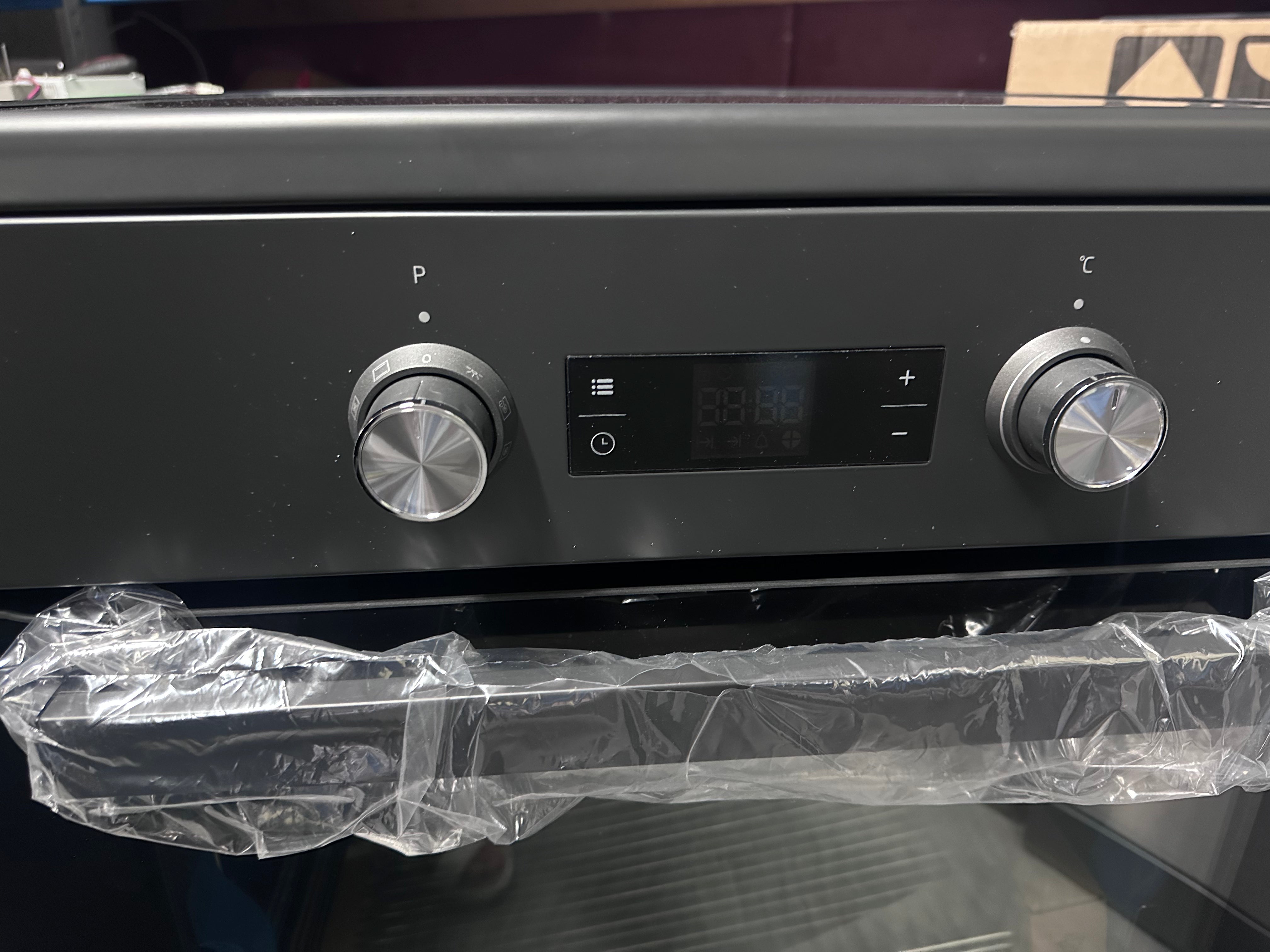 Beko BFC60IPAN 60cm Freestanding Induction Cooker with Pyrolytic Oven - Black [Factory Second] | Energy Efficient Kitchen Appliance for Modern Homes