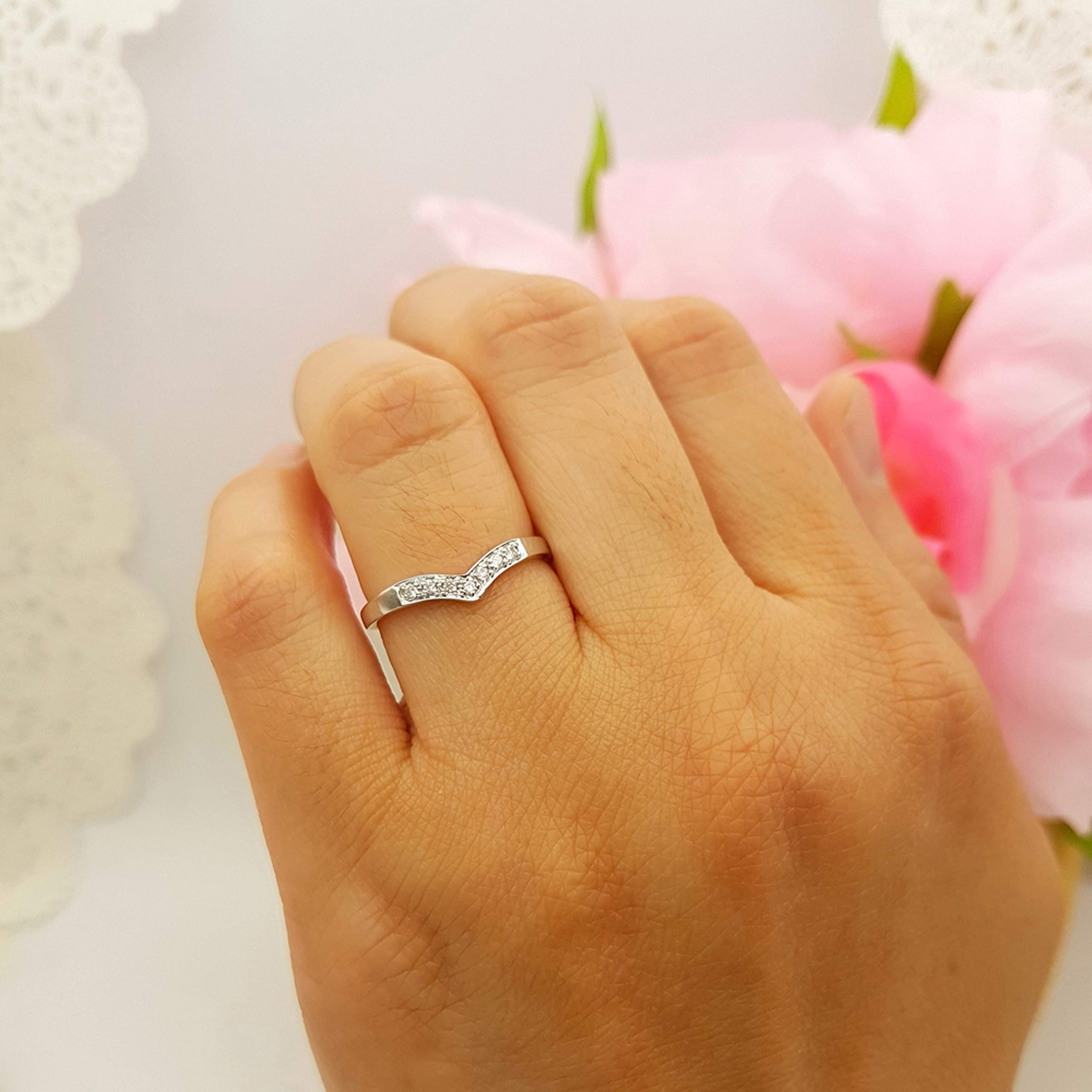 0.10 Cttw Round White Diamond 7-Stone Chevron Stackable Wedding Band for Women in 14K Solid Gold – Elegant Bridal Ring for Engagement, Anniversary & Everyday Wear