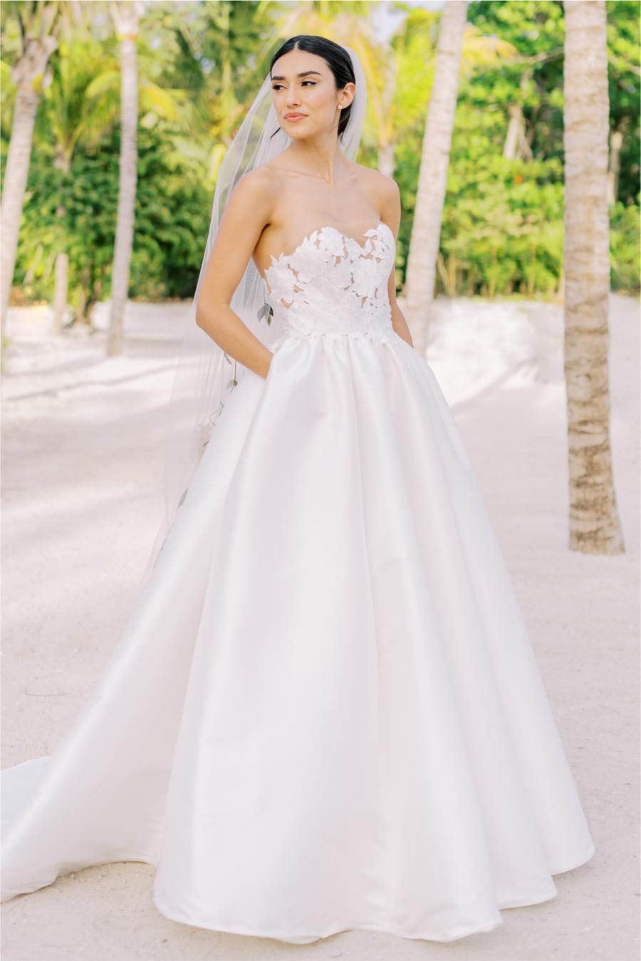 Wtoo by Watters Jordy Wedding Gown - Elegant Lace Bridal Dress for Romantic Ceremonies & Formal Events