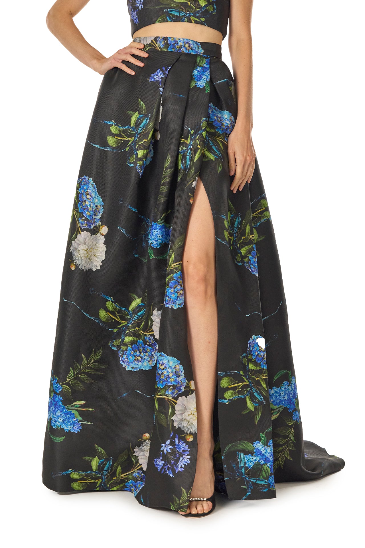 Elegant Floral Ball Gown Skirt for Women - A-Line Tulle Prom Dress with Embroidery for Weddings, Parties & Special Occasions