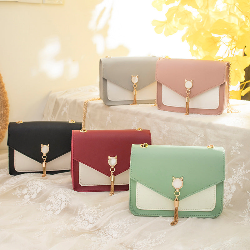 Stylish Small Crossbody Bags for Women with Cat Lock & Chain - Fashionable Messenger Purse for Daily Use, Travel & Shopping