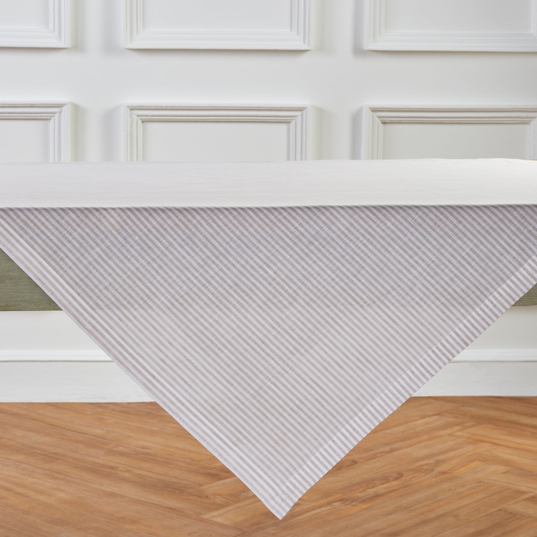 Stylish Narrow Stripe Table Throw - Elegant Dining & Living Room Decor - Perfect for Parties, Holidays & Everyday Use