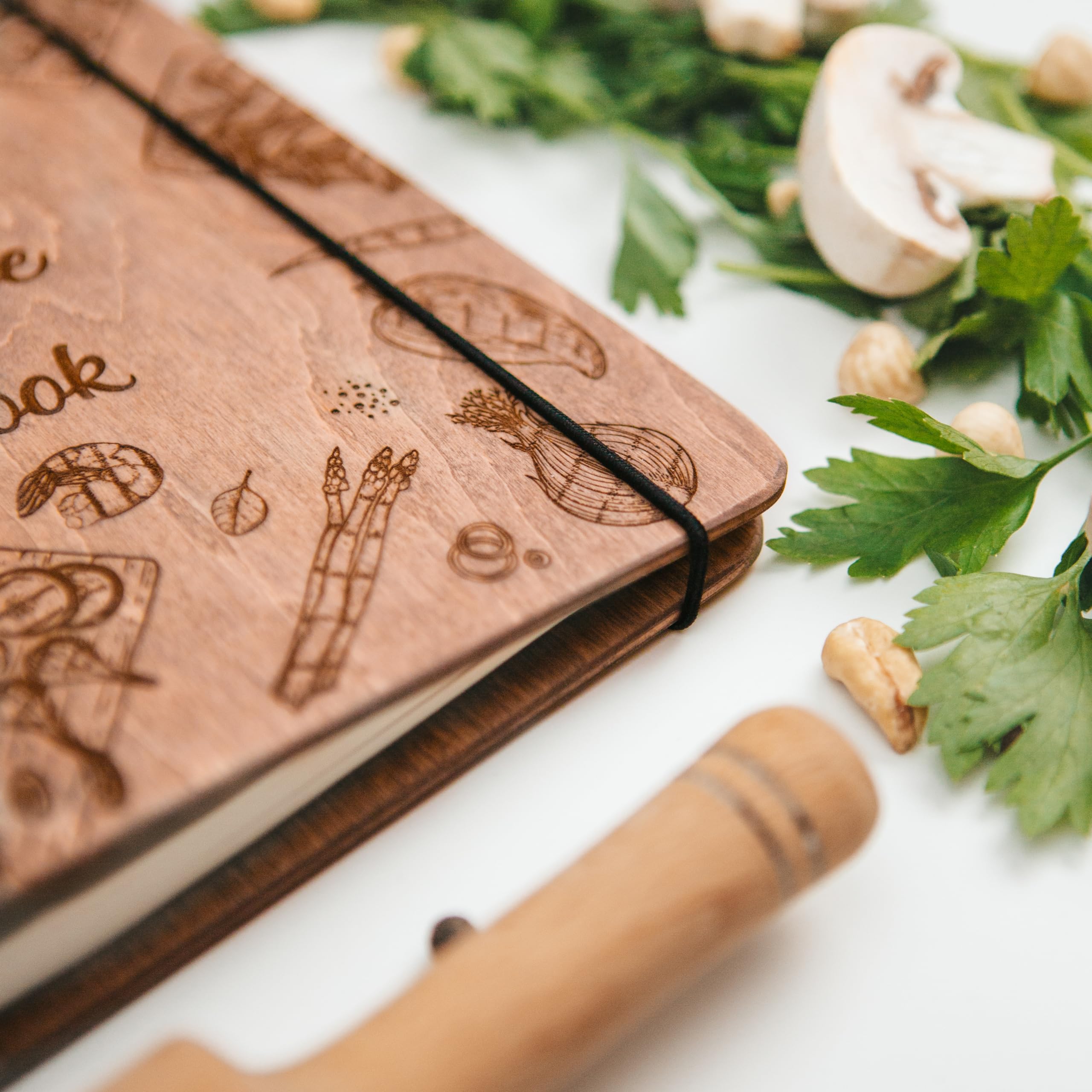 ENJOY THE WOOD Personalized Wooden Recipe Book Binder - Custom Family Cookbook Journal & Sketchbook Organizer - Large A4 Size for Grilling Recipes | Perfect for Kitchen Organization, Gift Giving & Recipe Preservation