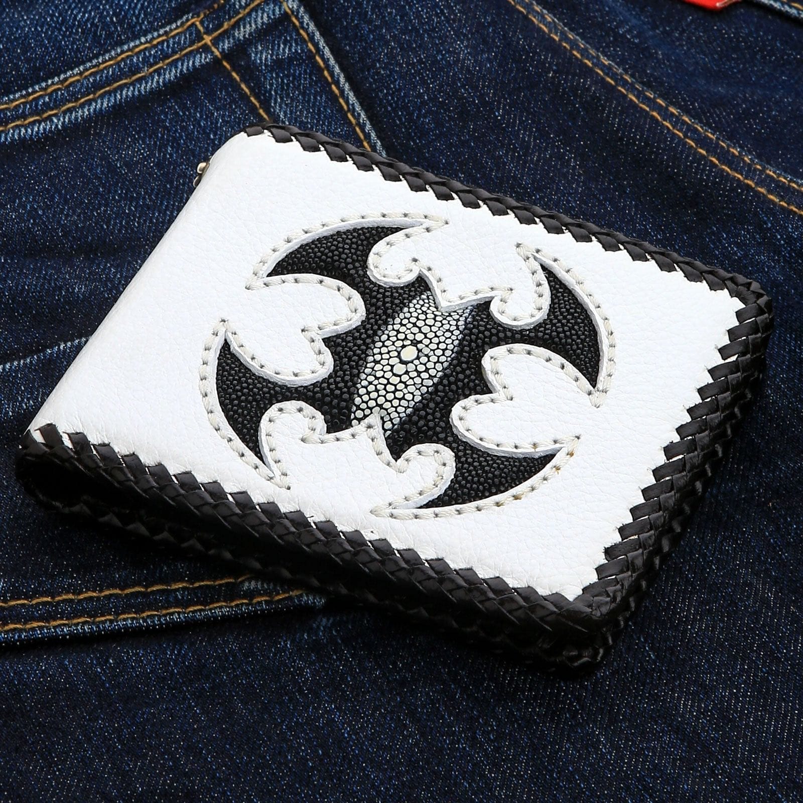 Premium White Leather Scorpion Stingray Biker Wallet for Men - Stylish & Durable Motorcycle Accessory for Riding, Travel & Everyday Use