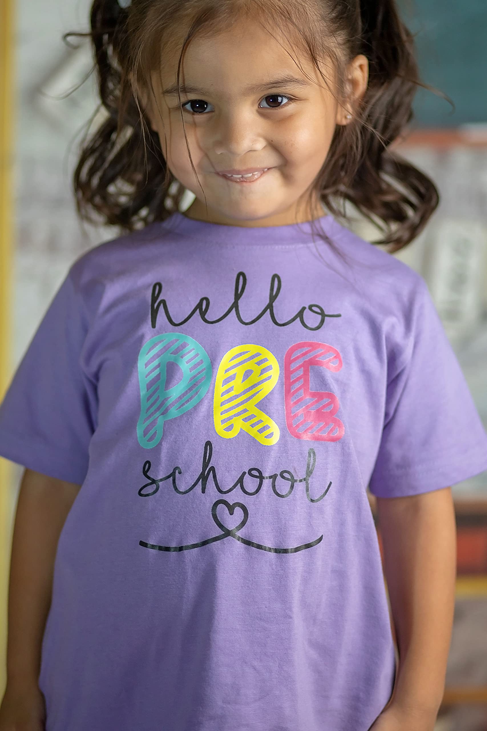 Olive Loves Apple Hello Preschool First Day of School T-Shirt - Cute Back to School Gift for Kids & Toddlers - Perfect for Preschool Graduation, Class Photos & School Events