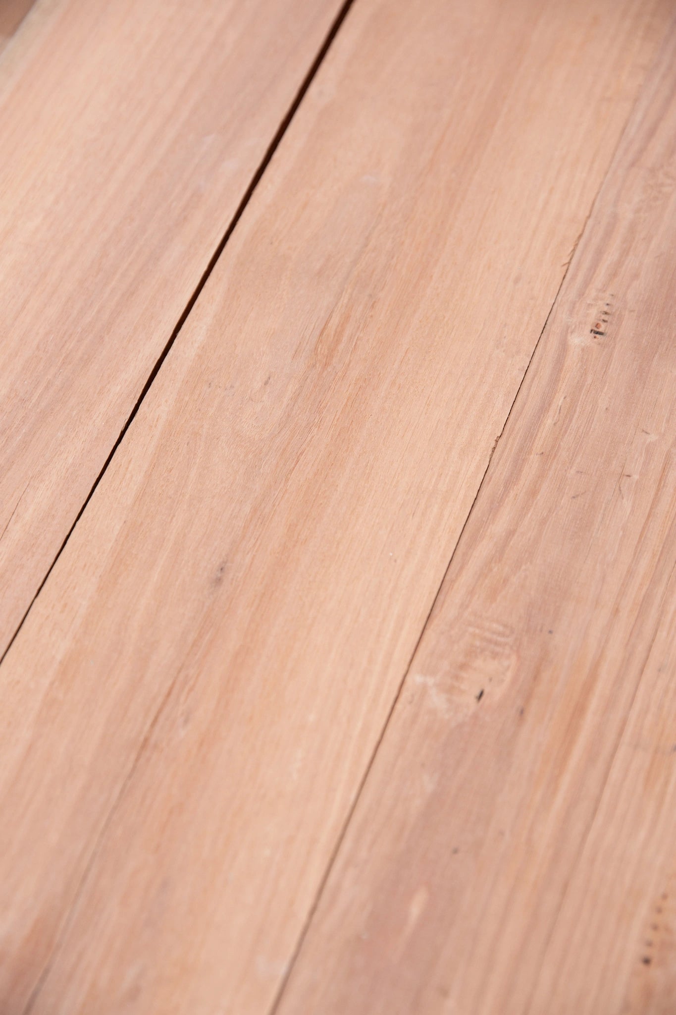 Premium Blue Gum 150x50mm Kiln-Dried Rough Sawn Timber - Feature Grade Joinery Wood for Furniture, Decking & DIY Projects