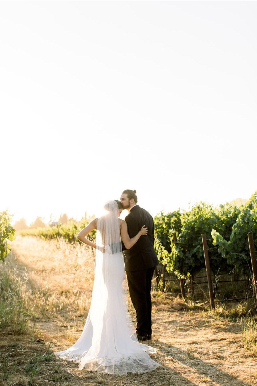 Blair Sleek Single Layer Wedding Veil - Elegant Bridal Accessory for Church Ceremony & Photoshoot