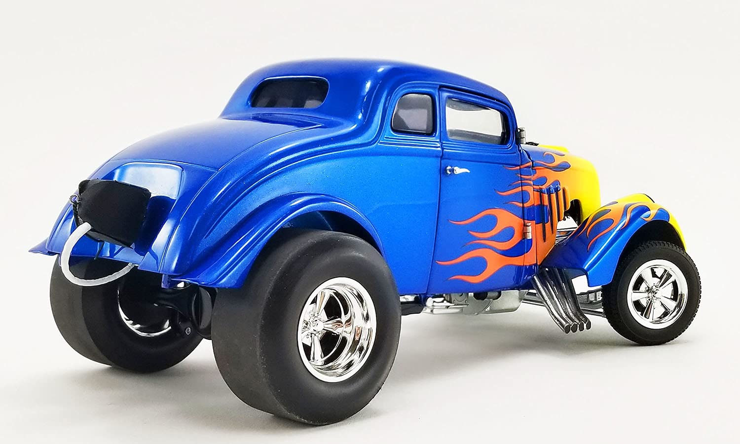 1:18 Scale 1933 Flamed Gasser Diecast Model Car by Acme - Collectible Vintage Hot Rod for Display & Racing Enthusiasts