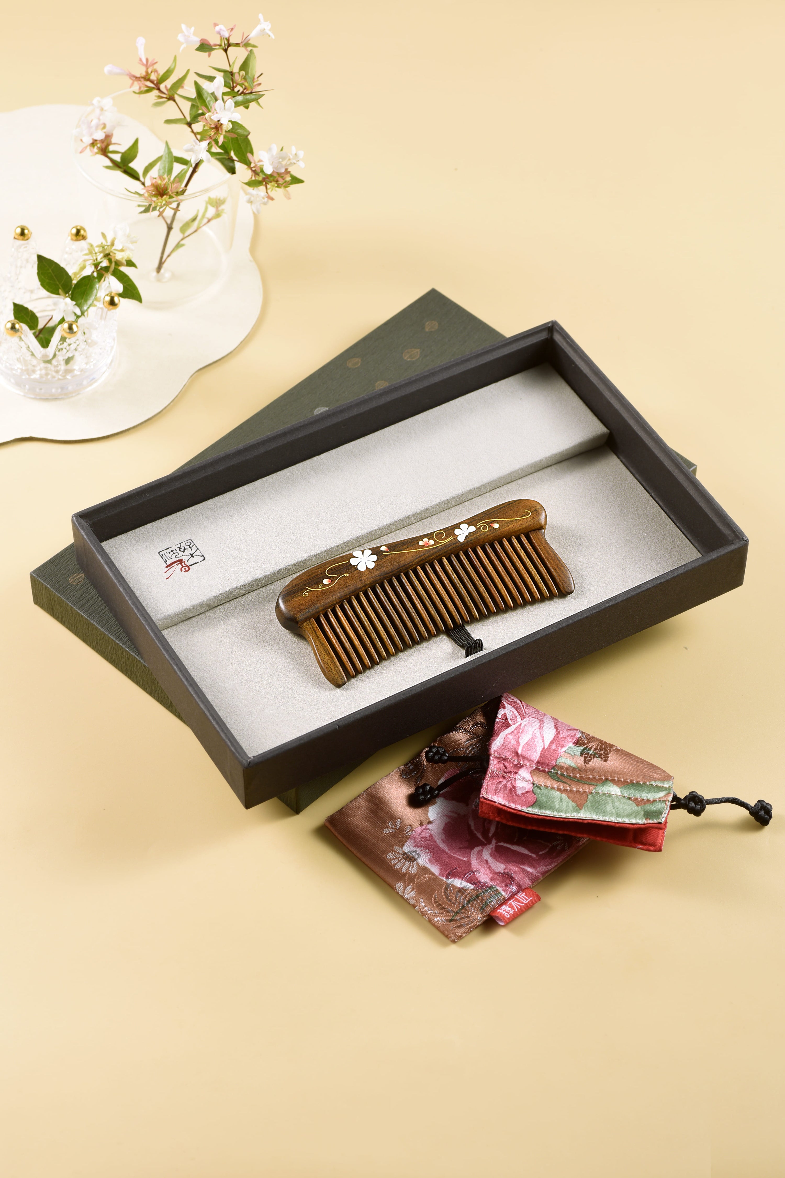 Floral Inlaid Hair Comb with Wide Teeth - Perfect for Styling, Detangling & Special Occasions