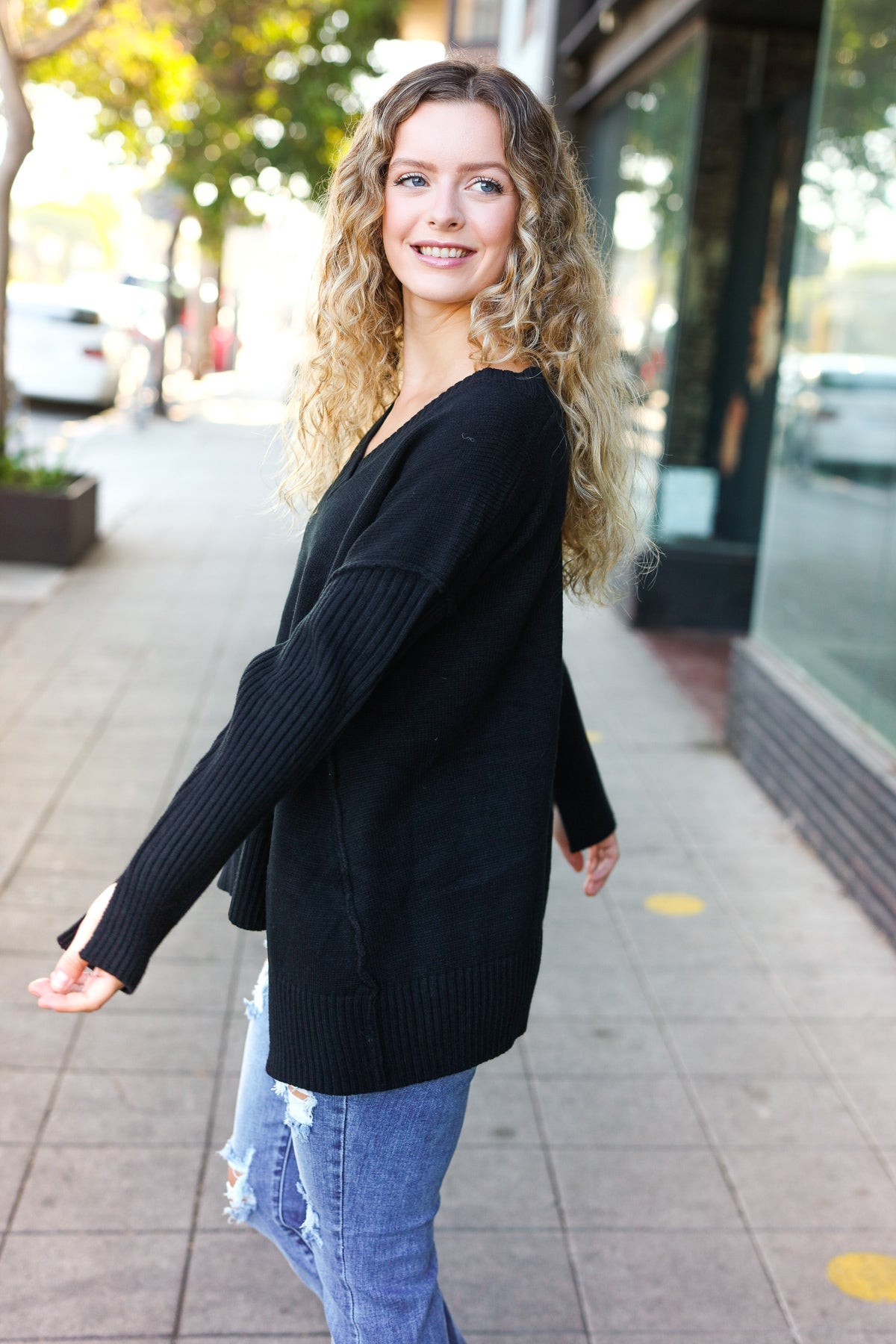 Stylish Black Oversized V-Neck Ribbed Knit Sweater for Women - Cozy & Trendy Fall Winter Pullover for Casual Outings & Layering
