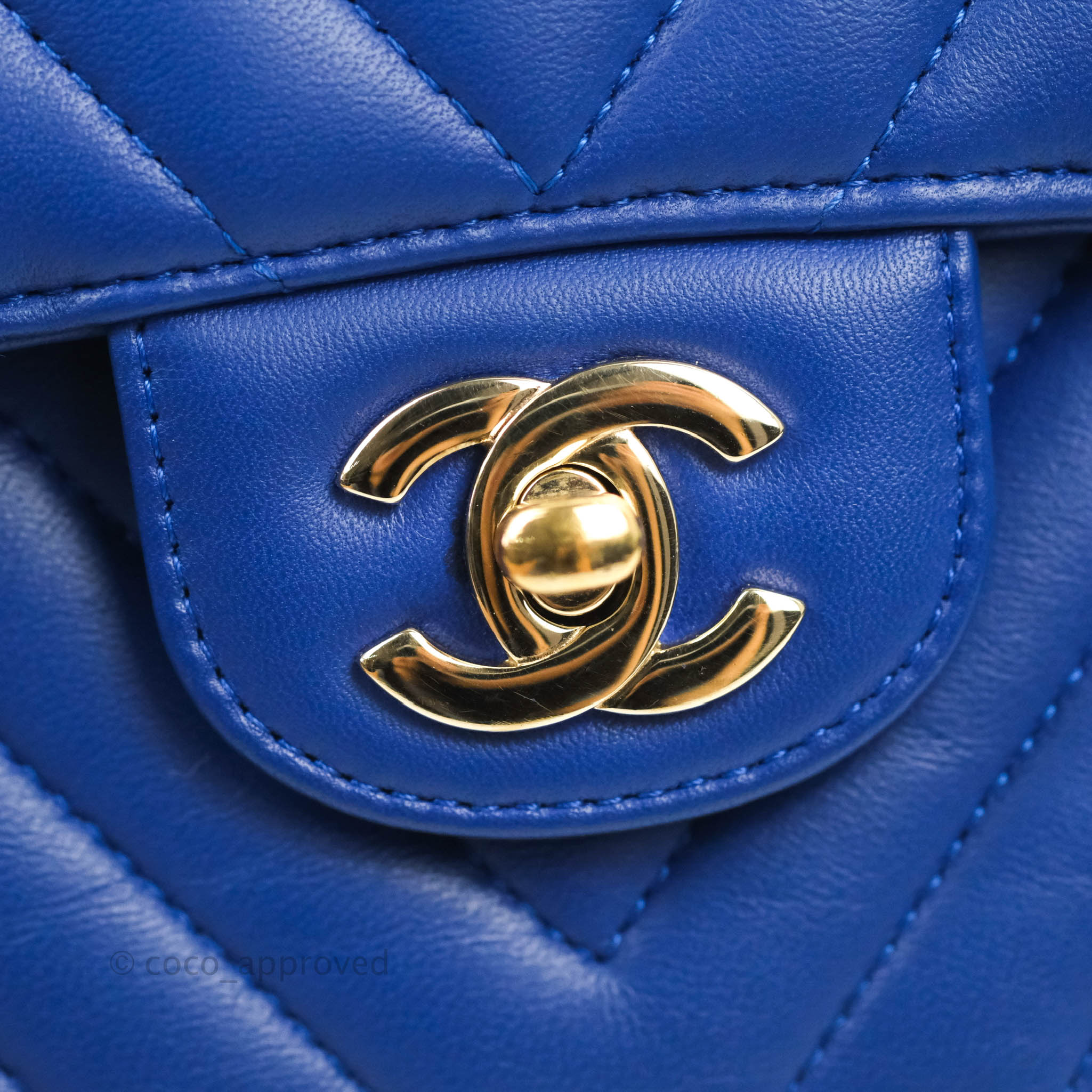 Chanel Classic M/L Medium Chevron Double Flap Bag in Blue Lambskin with Gold Hardware - Luxury Handbag for Women, Perfect for Parties, Dating & Special Occasions