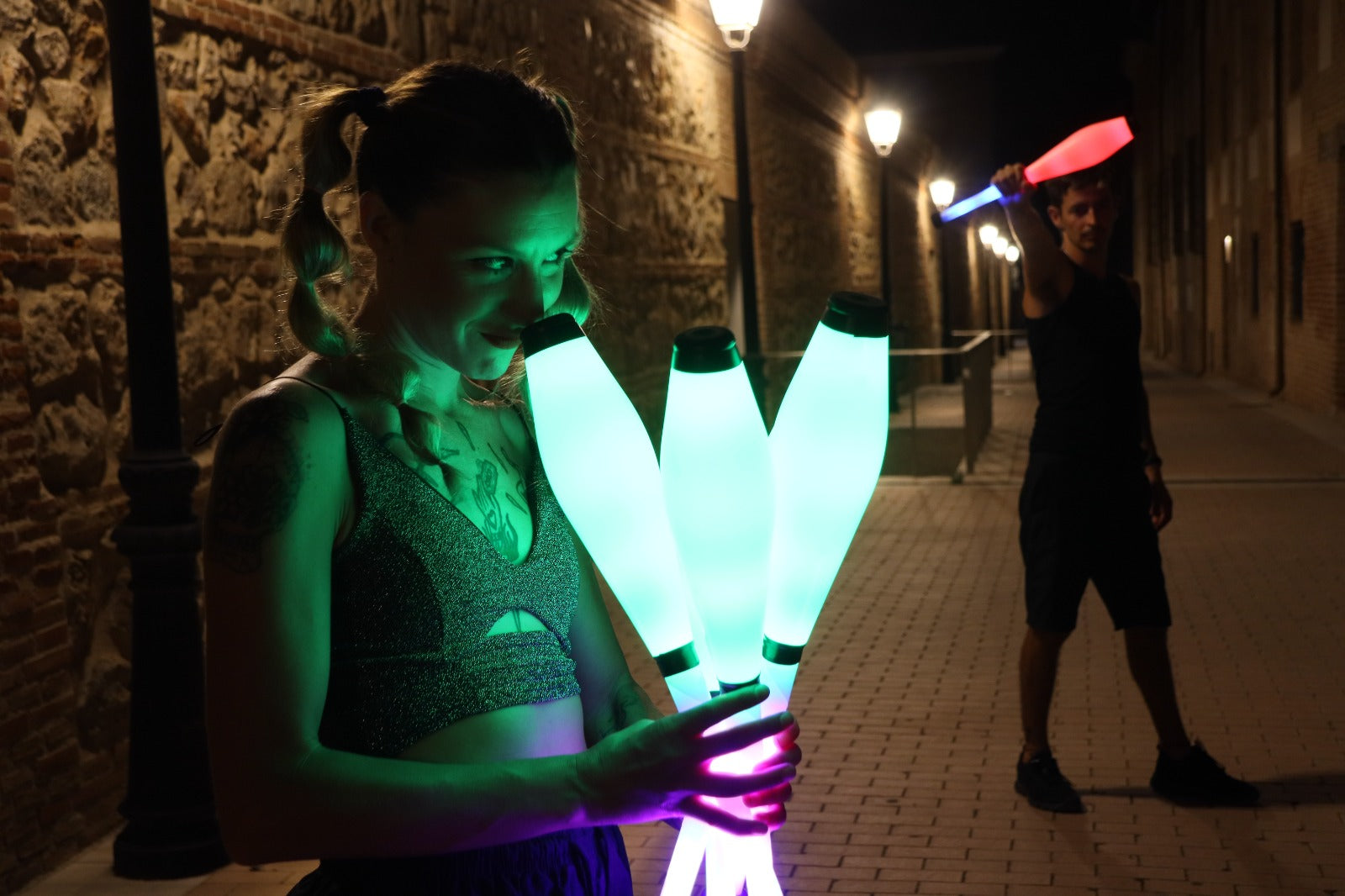 Clavas Kosmo de Luz - Premium Light-Up Glow Sticks for Parties, Raves, and Nighttime Events | Fun Glow Accessories for Dance Performances and Festivals