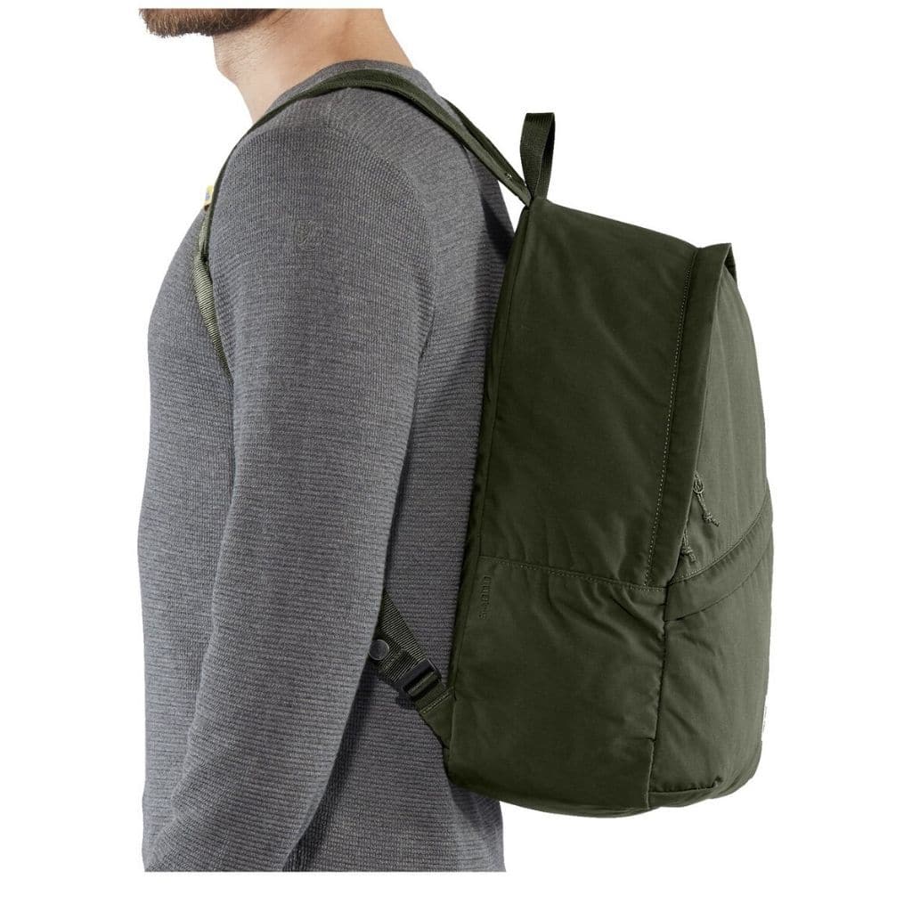 Fjallraven Vardag 25L Backpack - Lightweight Durable Daypack for Hiking, Travel & School - Water-Resistant Black Backpack with Laptop Compartment