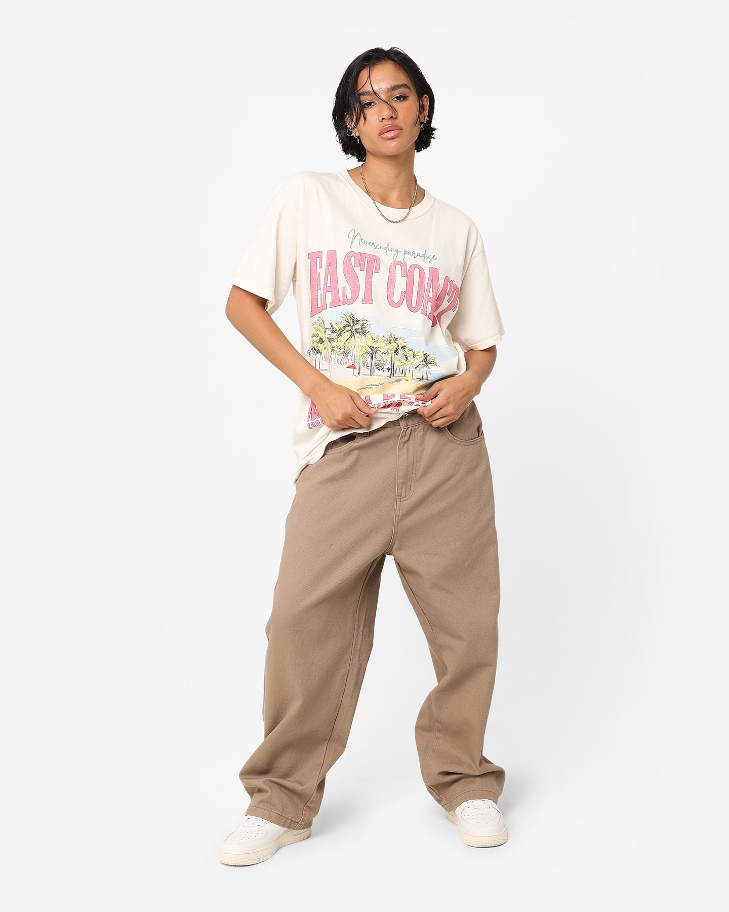 Vintage Miami Beach T-Shirt - Retro American Thrift Style in Off White - Perfect for Casual Wear, Beach Outings & Street Fashion