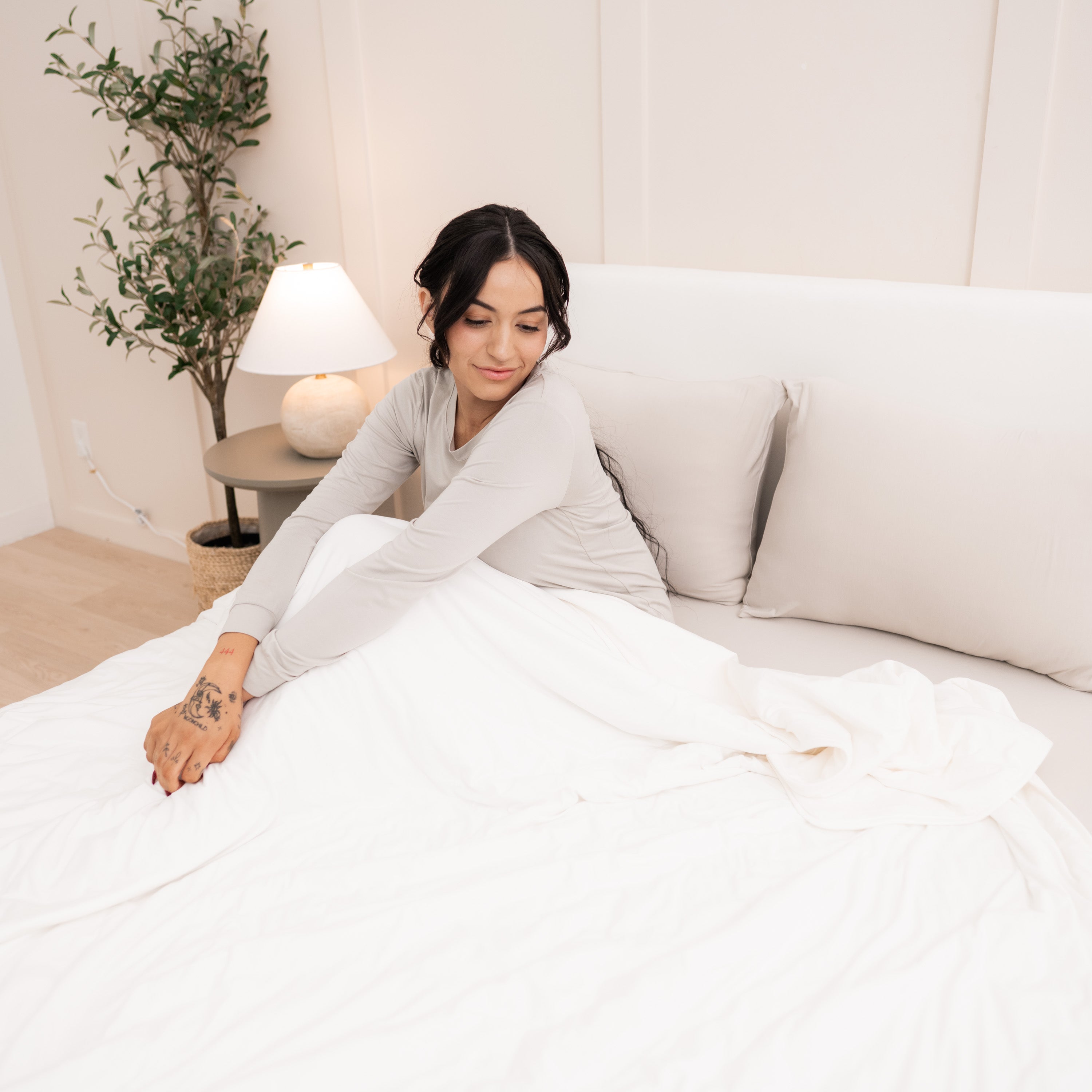 Soft & Cozy Adult Quilted Blanket - Cloud 1.0 Design for Bed, Sofa & Travel - Perfect for Relaxing at Home or On-The-Go