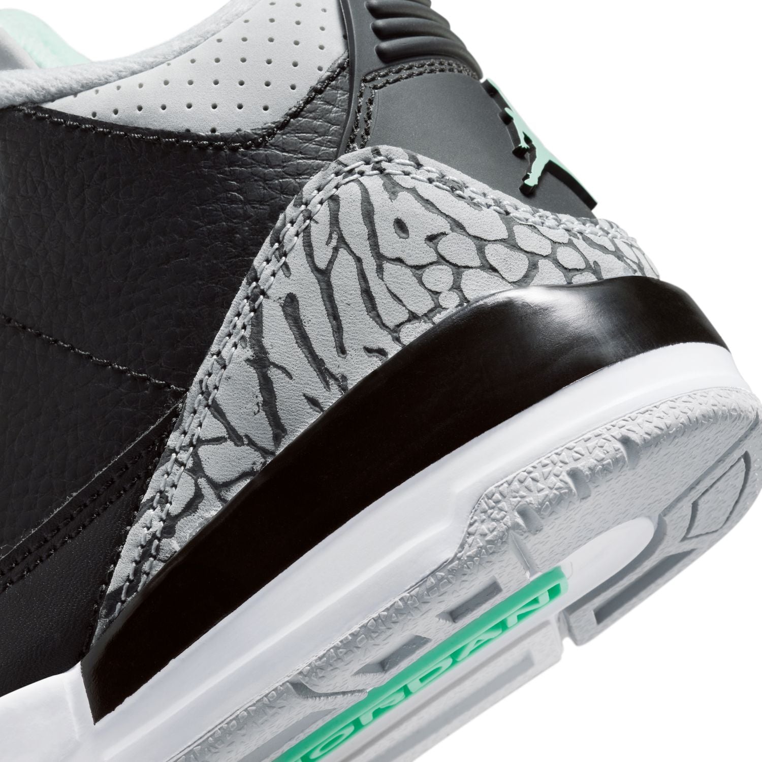 Kids Air Jordan 3 Retro 'Green Glow' Basketball Shoes - Boys' Sneakers for Sports, School & Casual Wear