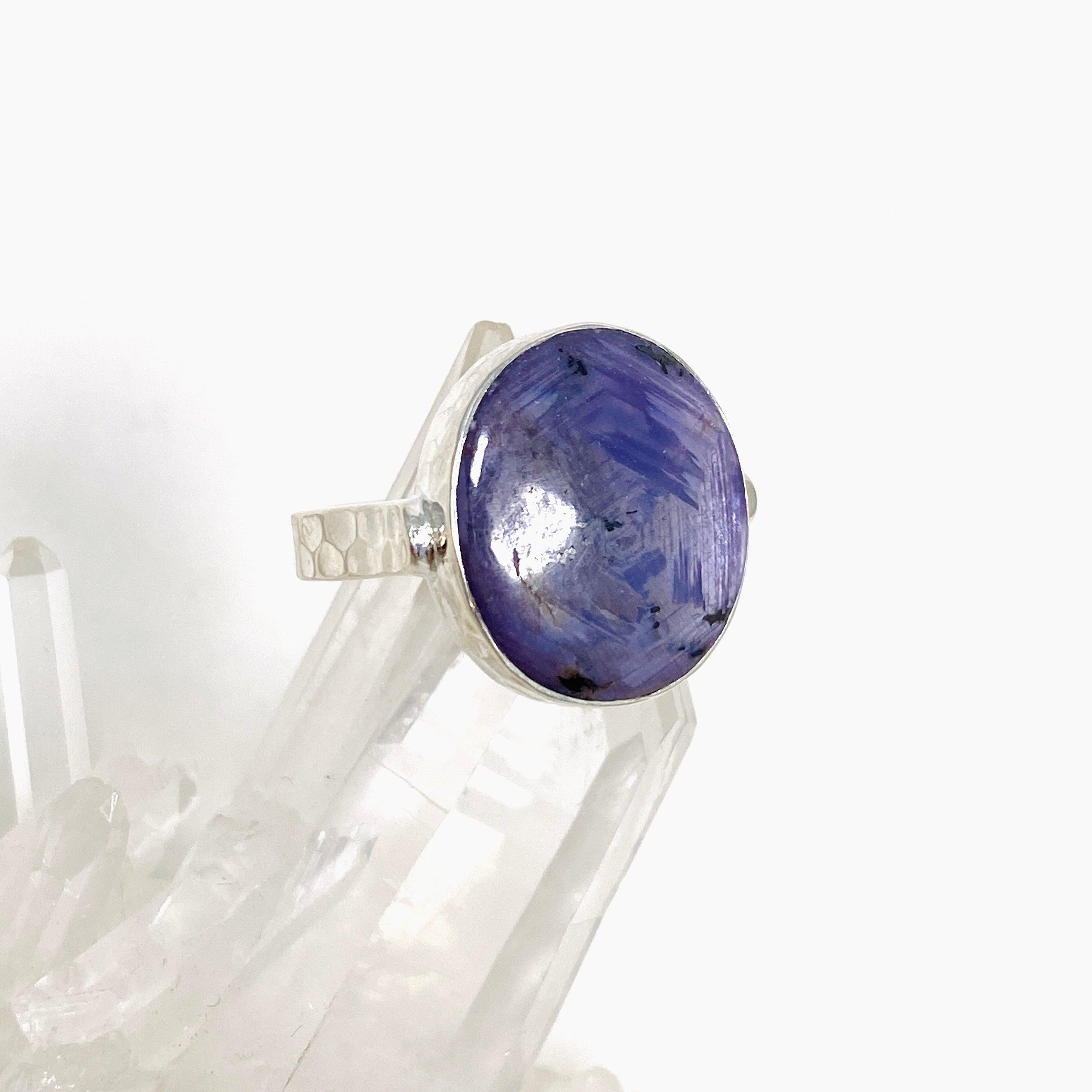 14K Gold Sapphire Oval Ring with Hammered Band - Size 9 KRGJ3188 - Perfect for Engagement, Anniversary & Everyday Elegance