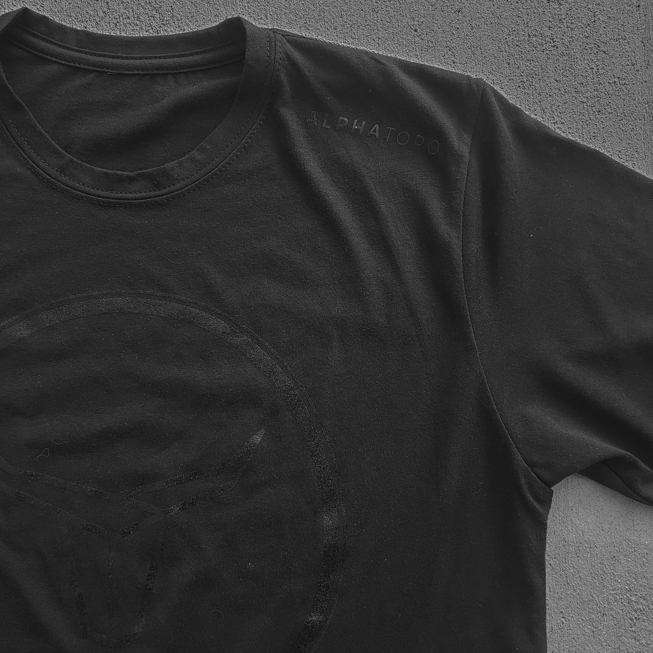 Men's Alpha Toro Training Shirt - Breathable Workout Tee for Gym & Running - High Performance Athletic Shirt for Men's Fitness & Training