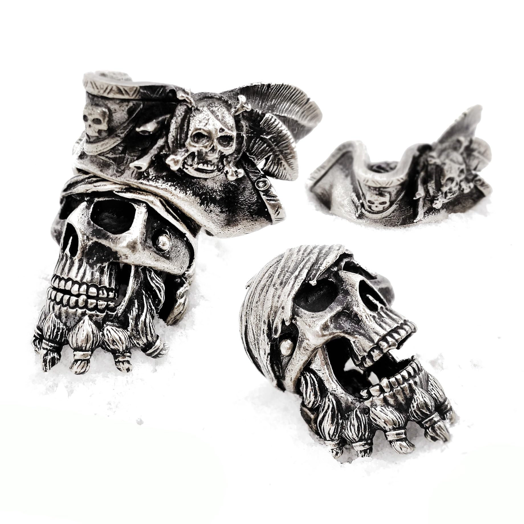 BlackBeard Pirate Skull Paracord Bead - EDC Knife Lanyard Pendant for Outdoor Adventures