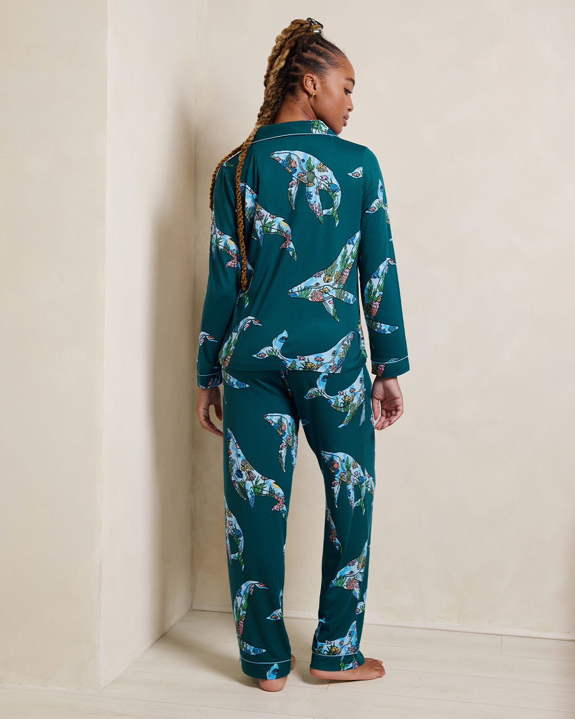 Whale Print Coral Long Sleeve Pajama Set for Women - Soft & Comfortable Sleepwear for Nighttime Relaxation & Lounging