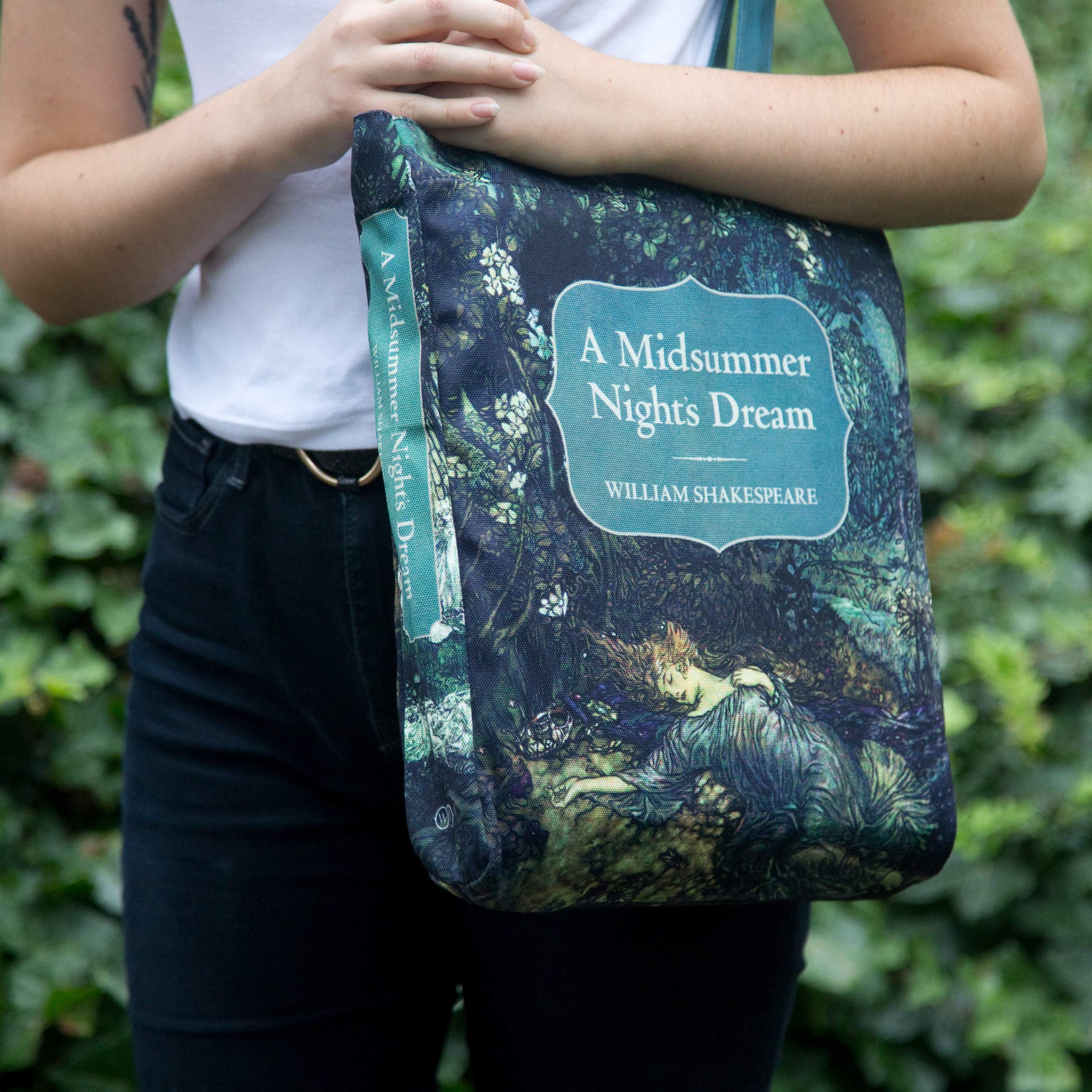 Well Read Book Themed Tote Bag for Book Lovers - Perfect Literary Gift for Readers & Bookworms - Durable Cotton Shoulder Bag for Library, Bookstore & Coffee Shop Outings