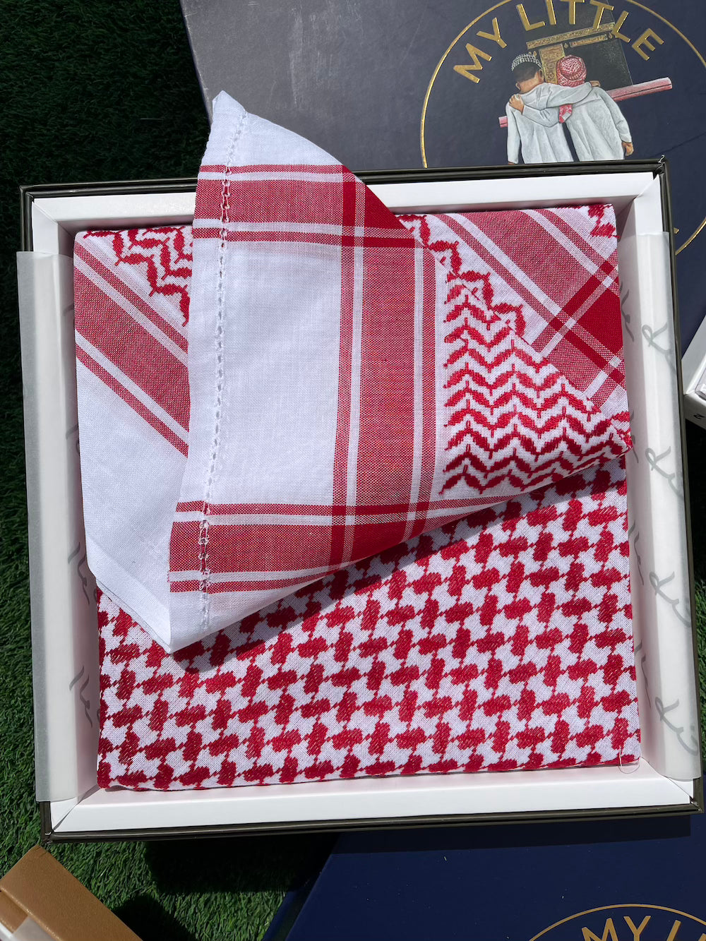 Unisex Red & White Shemagh Keffiyeh Scarf - Traditional Middle Eastern Head Wrap for Men & Women - Perfect for Outdoor Adventures, Fashion, and Sun Protection