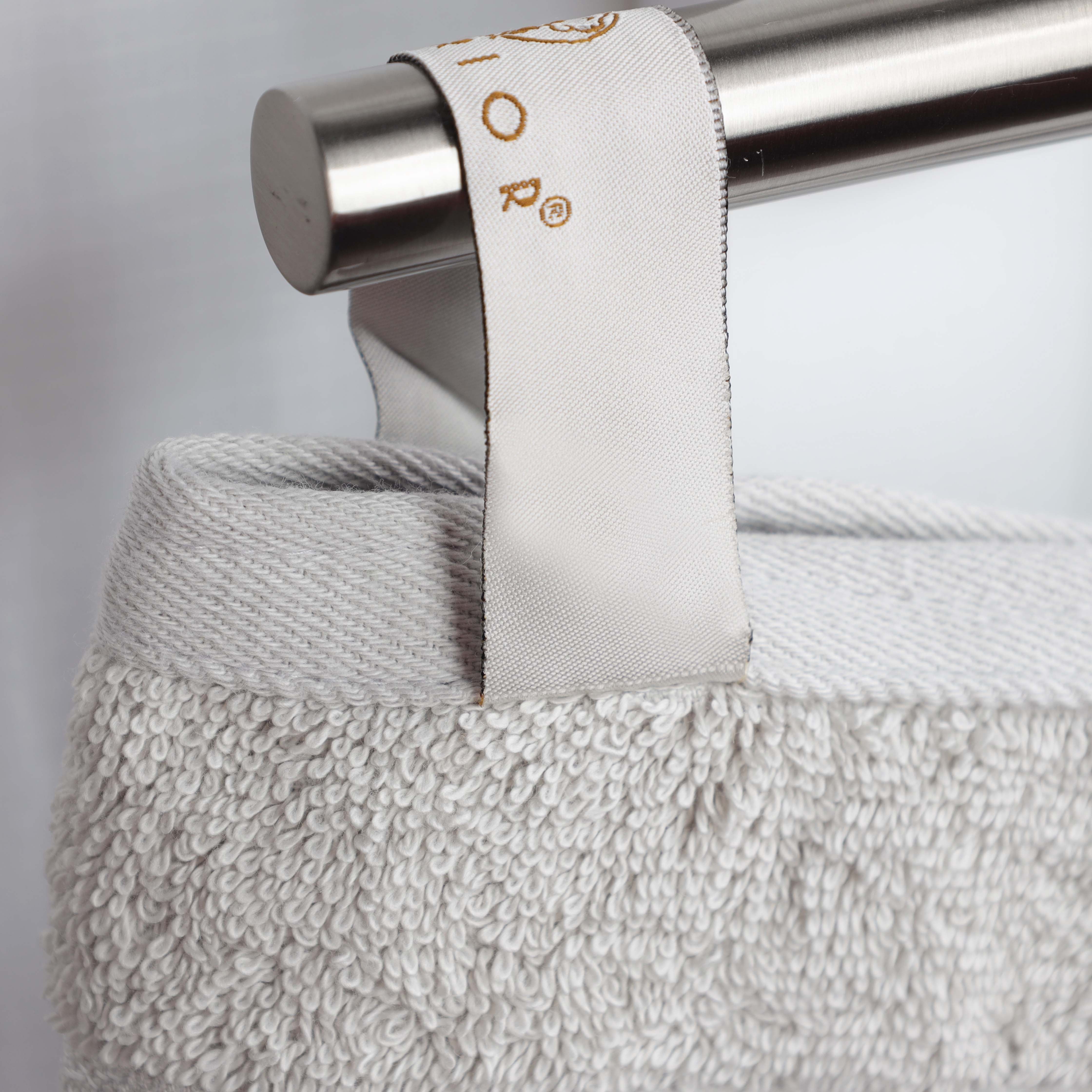 Premium Egyptian Cotton Bath Towel Set of 4 - Ultra Soft & Highly Absorbent Luxury Towels for Spa, Bathroom & Beach Use