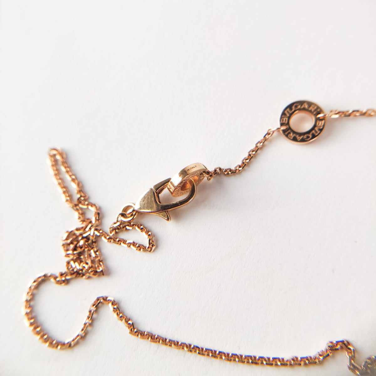 Bvlgari Diva Mother of Pearl Rose Gold Necklace - Elegant Jewelry for Women, Perfect for Parties, Weddings & Special Occasions