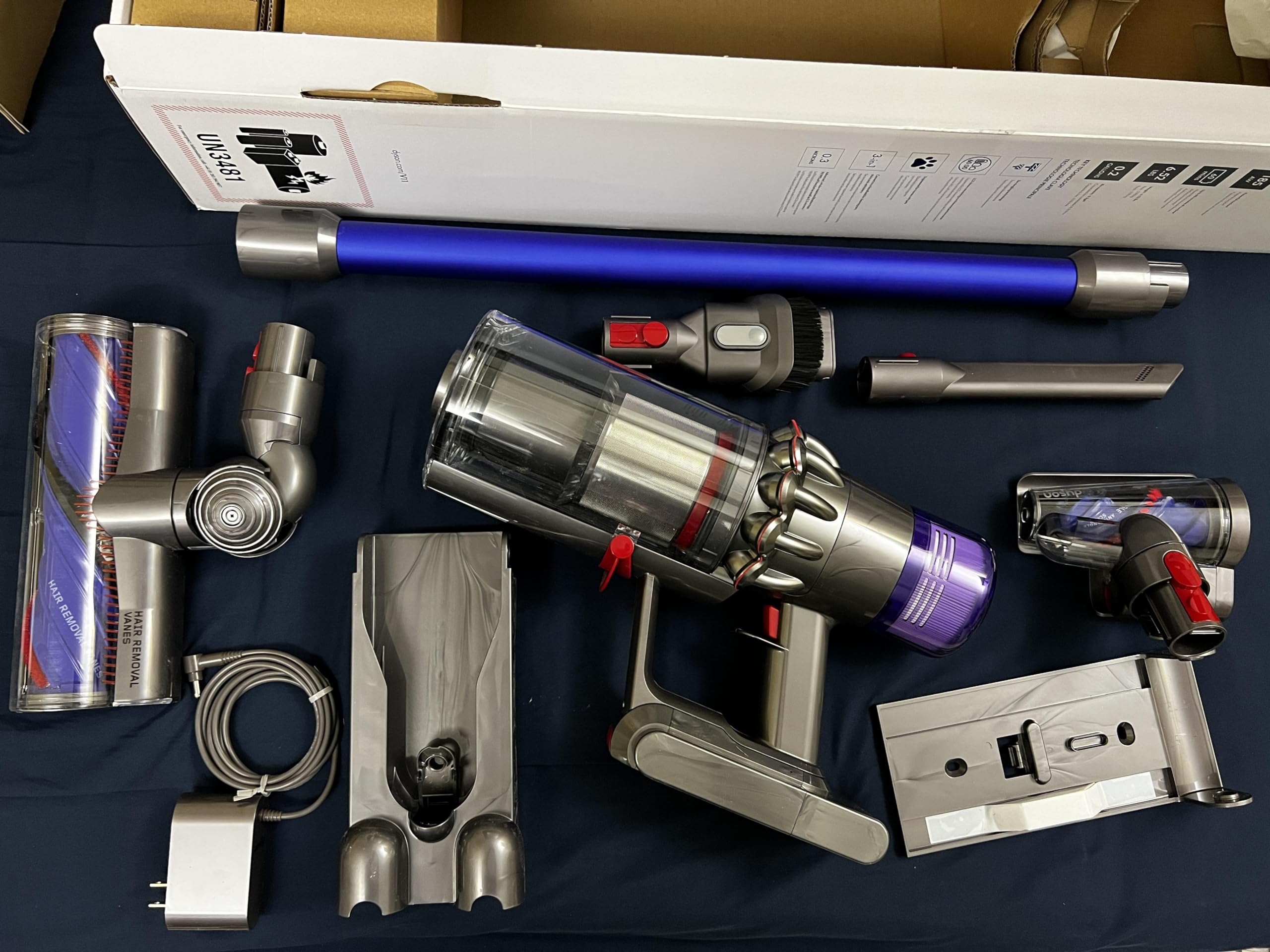 Dyson V11 Animal Cordless Stick Vacuum Cleaner with Powerful Suction, HEPA Filtration & 60 Min Runtime - Includes Extra Mattress Tool & Manufacturer Warranty - Perfect for Pet Hair Removal, Deep Cleaning Carpets & Hard Floors