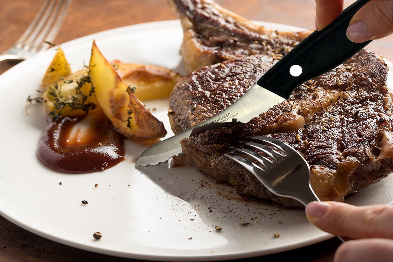 Premium Miracle Blade World Class Professional Series Steak Knives - 8-Piece Set with Serrated Edge for Perfect Cuts | Ideal for Steak Dinners, BBQ Parties & Fine Dining Experience