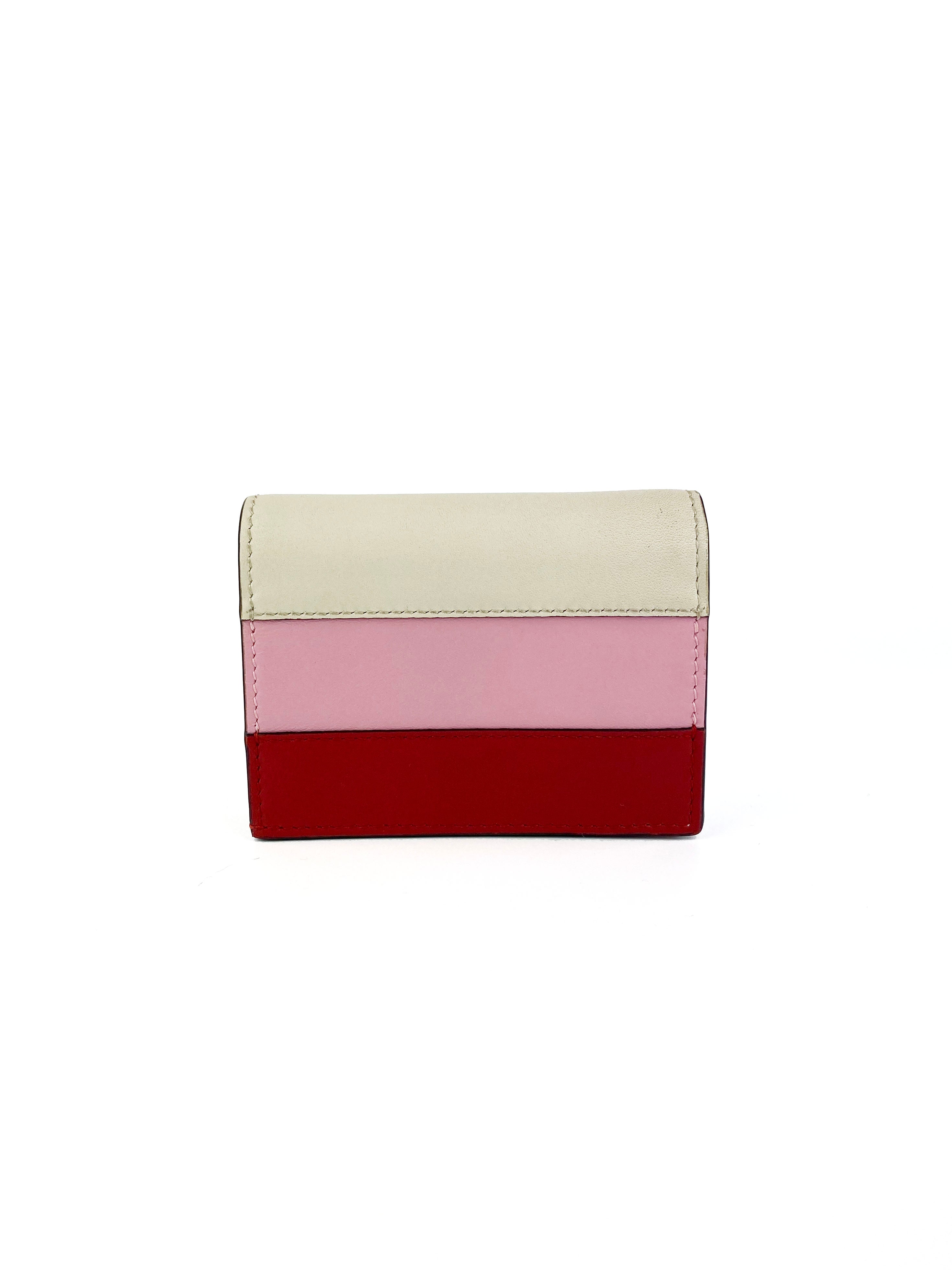 Gucci Lilith Bee Compact Wallet for Women - Luxury Designer Wallet with Bee Motif - Perfect for Everyday Use, Travel & Gifting