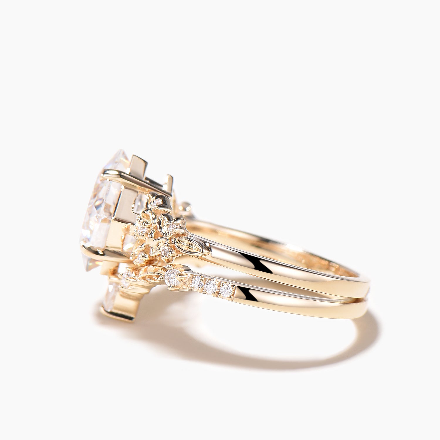 IGI Certified Princess Cut Lab Grown Diamond Engagement Ring - Floral Bridal Wedding Set for Proposals, Anniversaries & Special Occasions