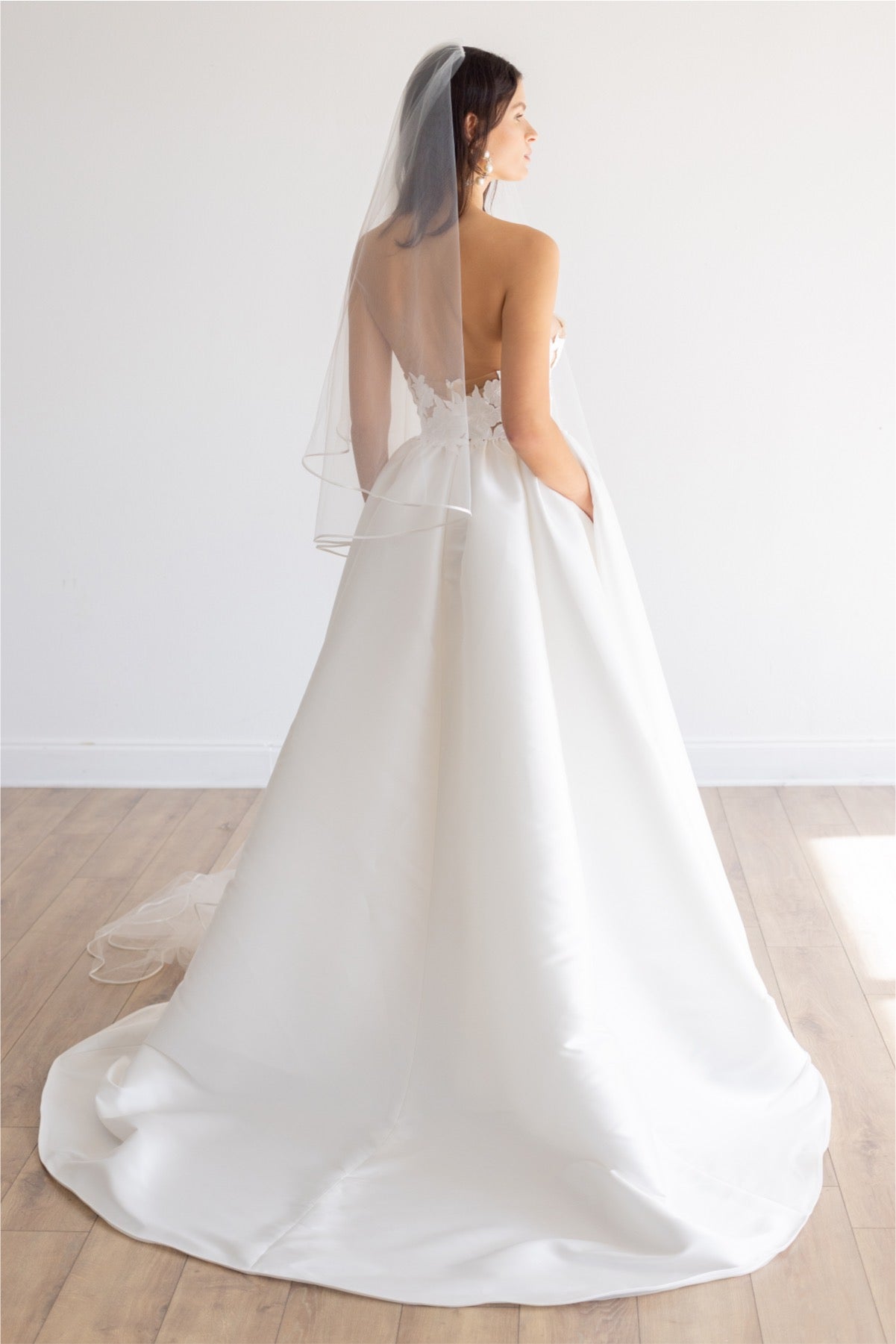 Wtoo by Watters Jordy Wedding Gown - Elegant Lace Bridal Dress for Romantic Ceremonies & Formal Events