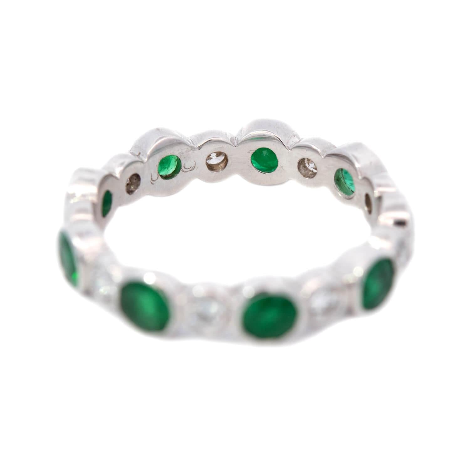 18k Gold Emerald and Diamond Eternity Wedding Band Ring for Women - Perfect for Anniversaries, Engagements & Special Occasions