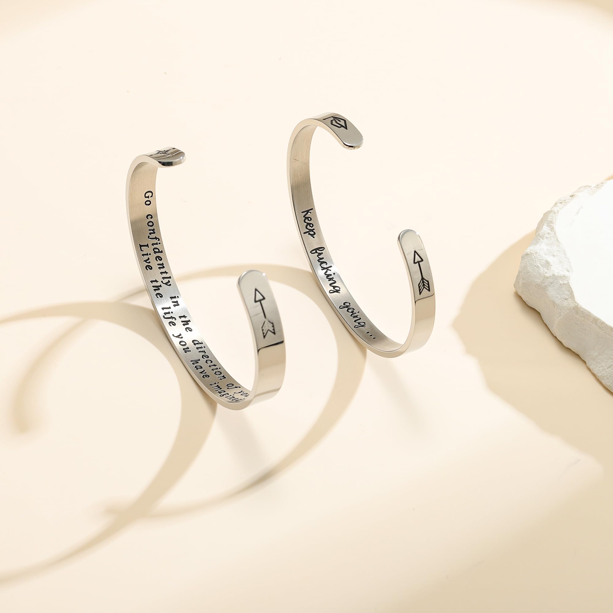 Inspirational Graduation Bracelet for Women - 'She Believed She Could So She Did' Motivational Cuff Bangle - Perfect 2024 Graduation Gift for Her, Sister, Daughter - Ideal for Ceremonies, Celebrations & Daily Encouragement