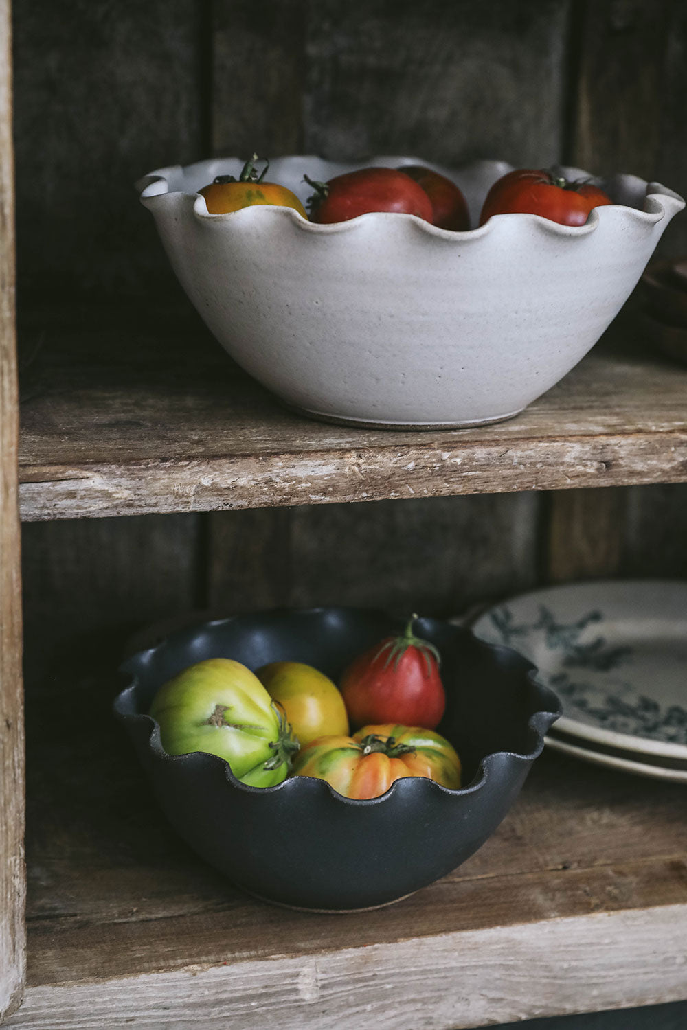 Premium Black Ceramic Wave Bowl - Elegant Serving Dish for Salads, Snacks & Desserts - Perfect for Dinner Parties & Home Decor