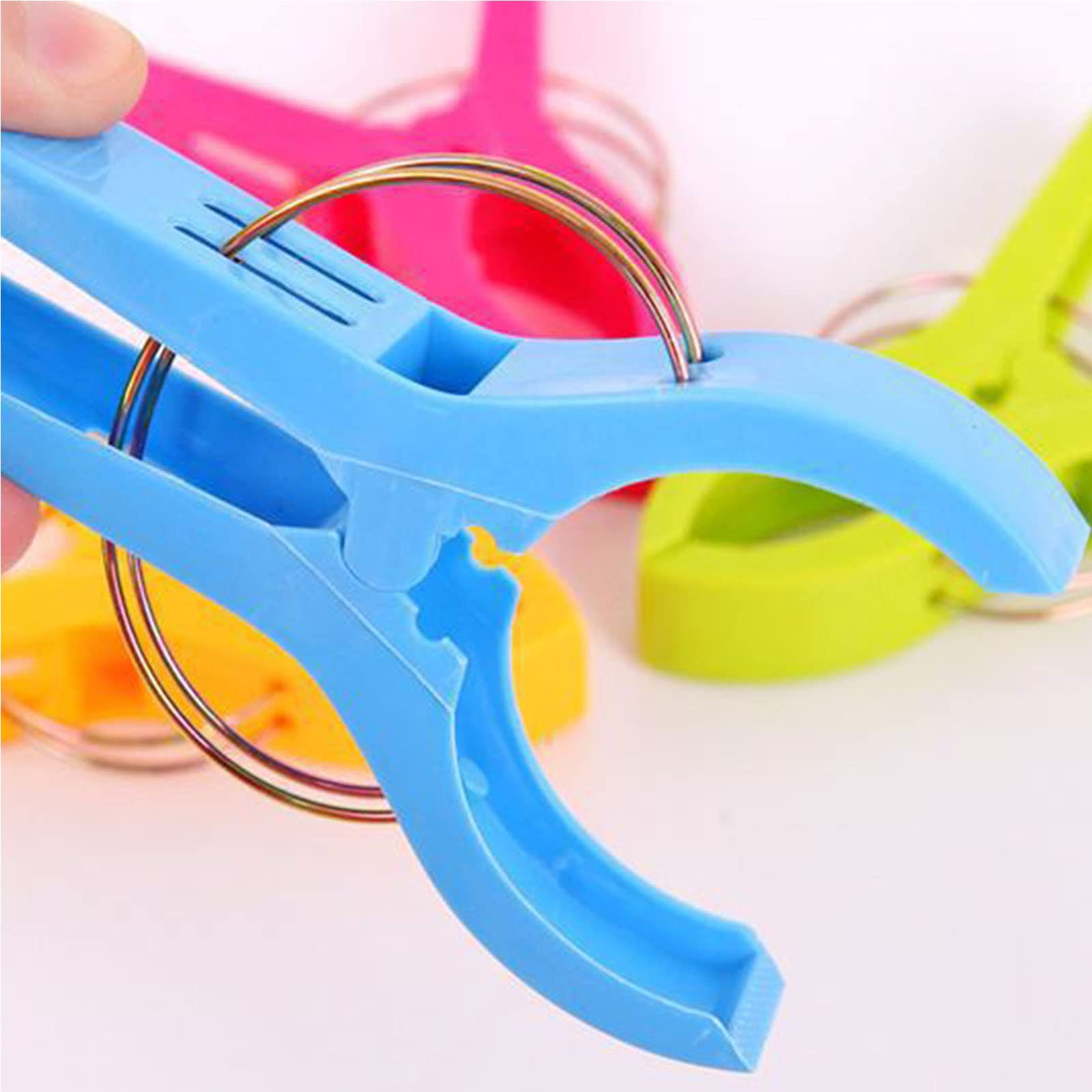 **Windproof Beach Towel Clips - 8 Pack Heavy Duty Plastic Clips for Towels, Blankets, Duvets, Tablecloths & Clothes - Perfect for Beach, Pool, Picnic & Outdoor Use**