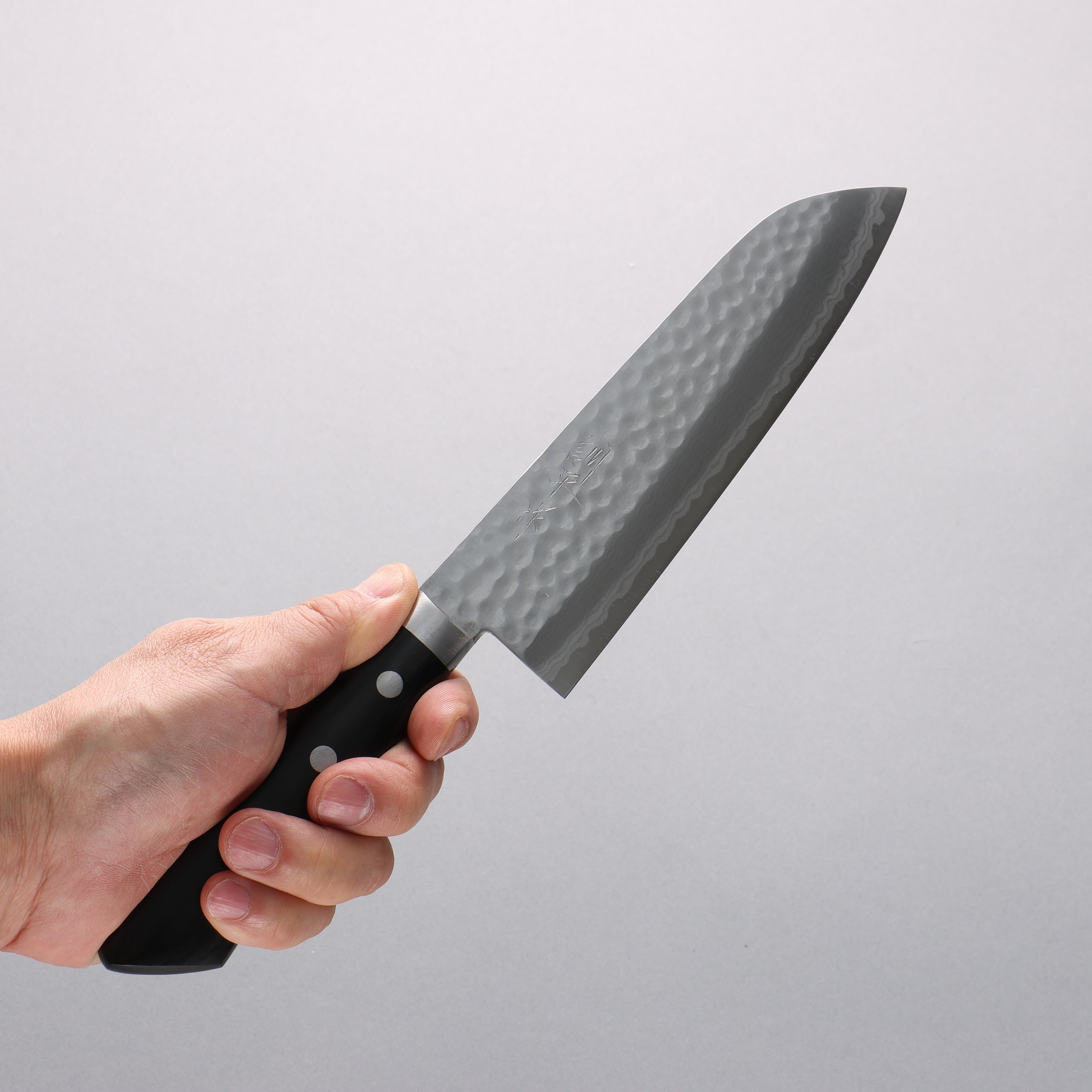 Kunihira Kokuryu VG10 Hammered Damascus Santoku Knife 7 Inch - Japanese Chef Knife with Black Pakkawood Handle - Perfect for Slicing, Dicing & Chopping Vegetables, Meat & Fish