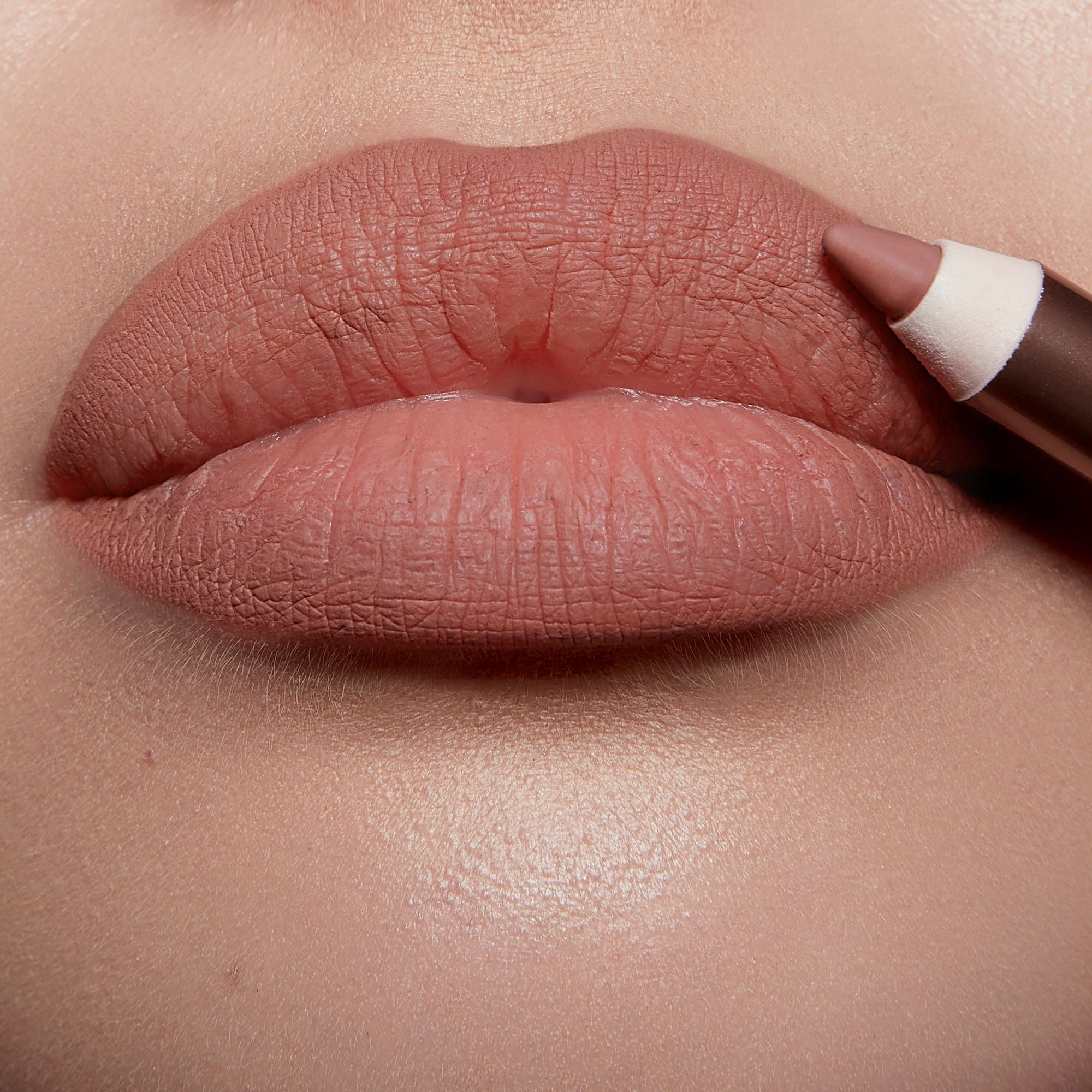Charlotte Tilbury Lip Cheat Lip Liner - Long-Lasting, Waterproof Lip Pencil for Precise Definition & Fuller Lips | Perfect for Everyday Wear, Date Night & Special Occasions