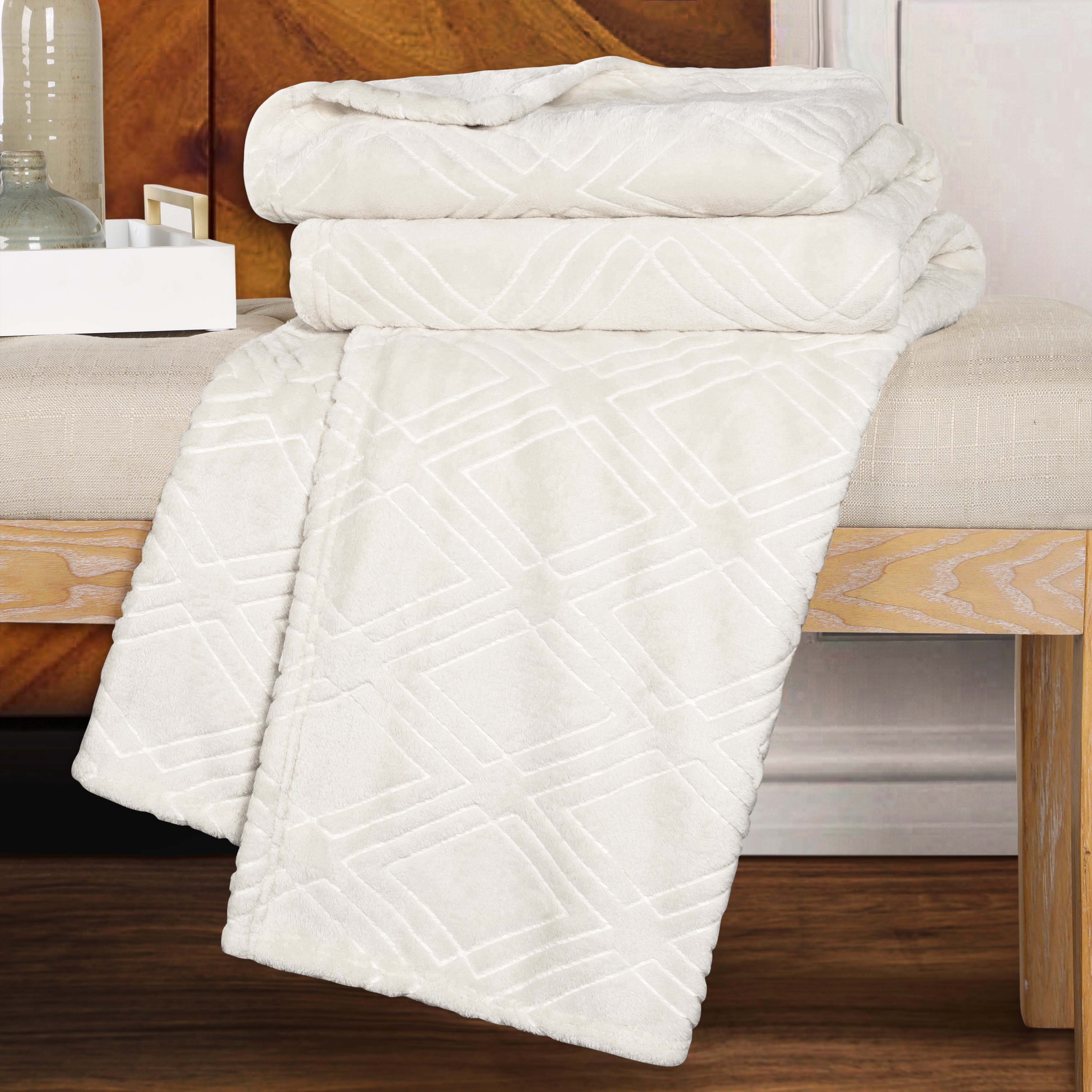 Premium Alaska Diamond Plush Fleece Blanket - Ultra Soft & Cozy Throw for Bed, Sofa, and Travel - Warm Winter Blanket for Home, Office, and Camping