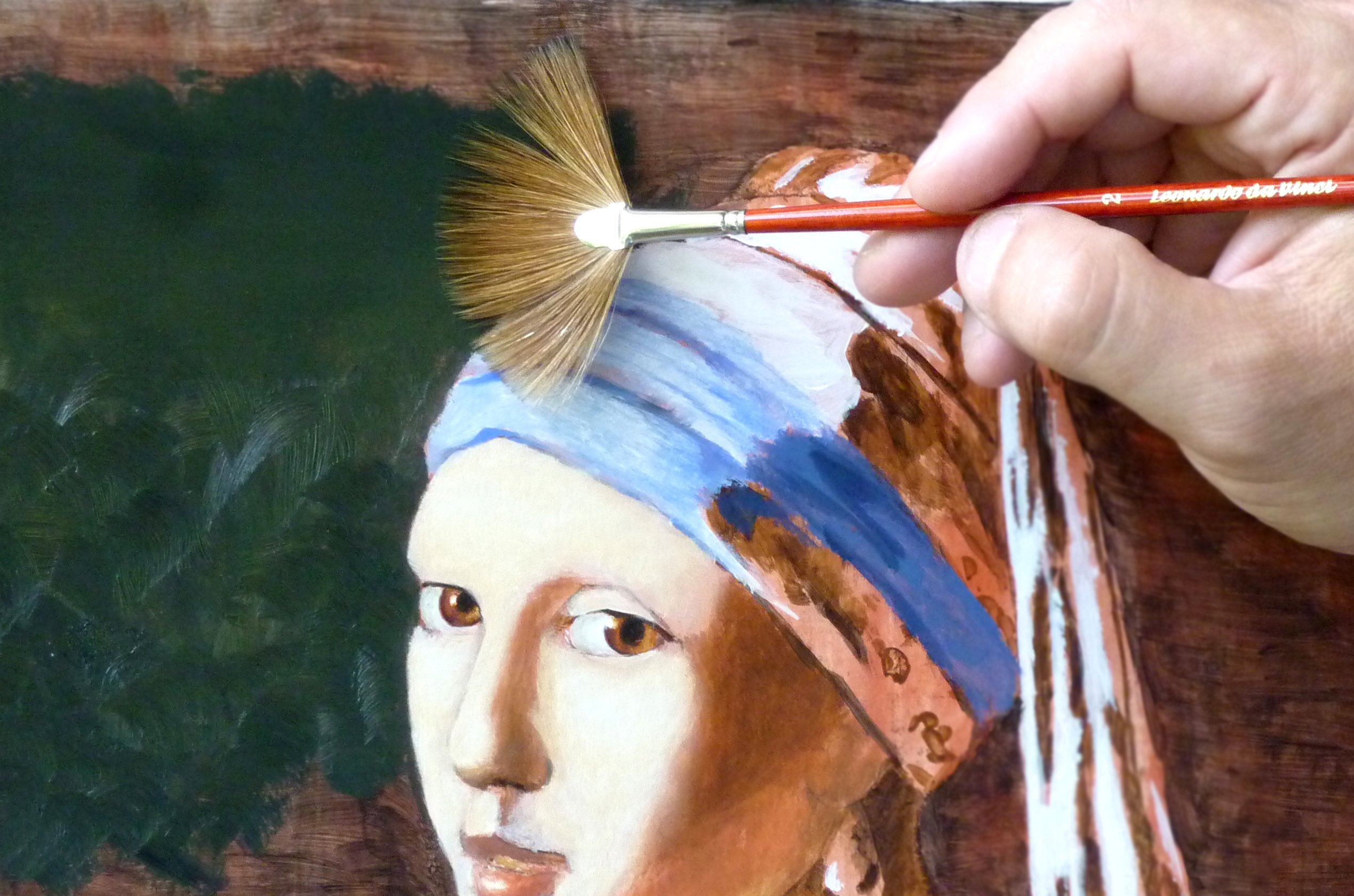 Premium Ox Hair Sable Fan Blender Brush for Oil Painting - da Vinci Series 406 Varnish & Priming Brush, Size 2 with Red Polished Handle - Perfect for Fine Art, Blending, and Glazing Techniques