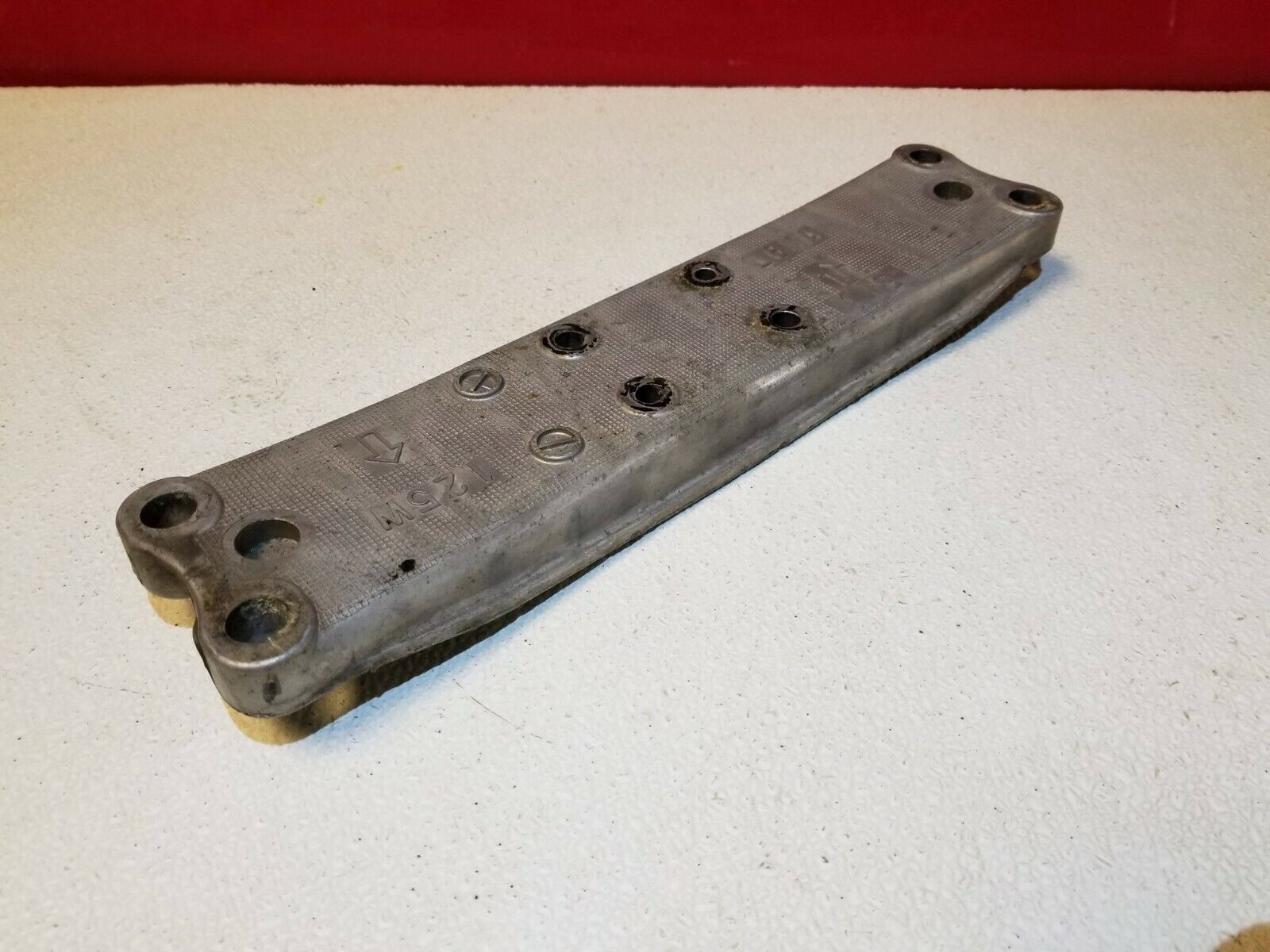 Lexus GS300 Automatic Transmission Mount Bracket OEM 00 01 02 03 04 05 - Durable Replacement Part for Smooth Gear Shifting | Perfect for Transmission Repair & Maintenance