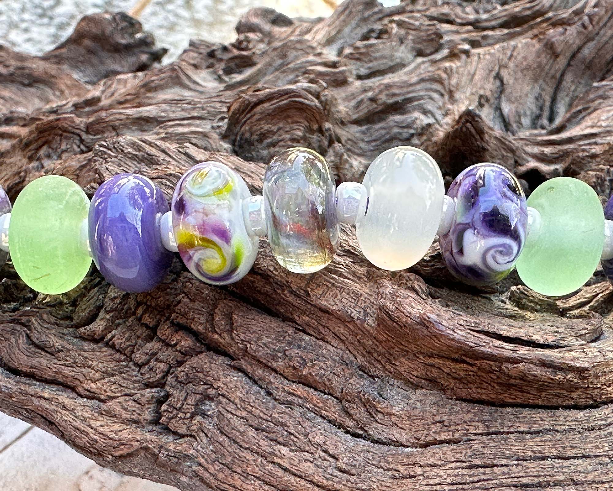 25pcs Purple Wisteria Lampwork Glass Beads for Jewelry Making - DIY Necklace, Bracelet, Earrings - Perfect for Handmade Crafts and Gifts